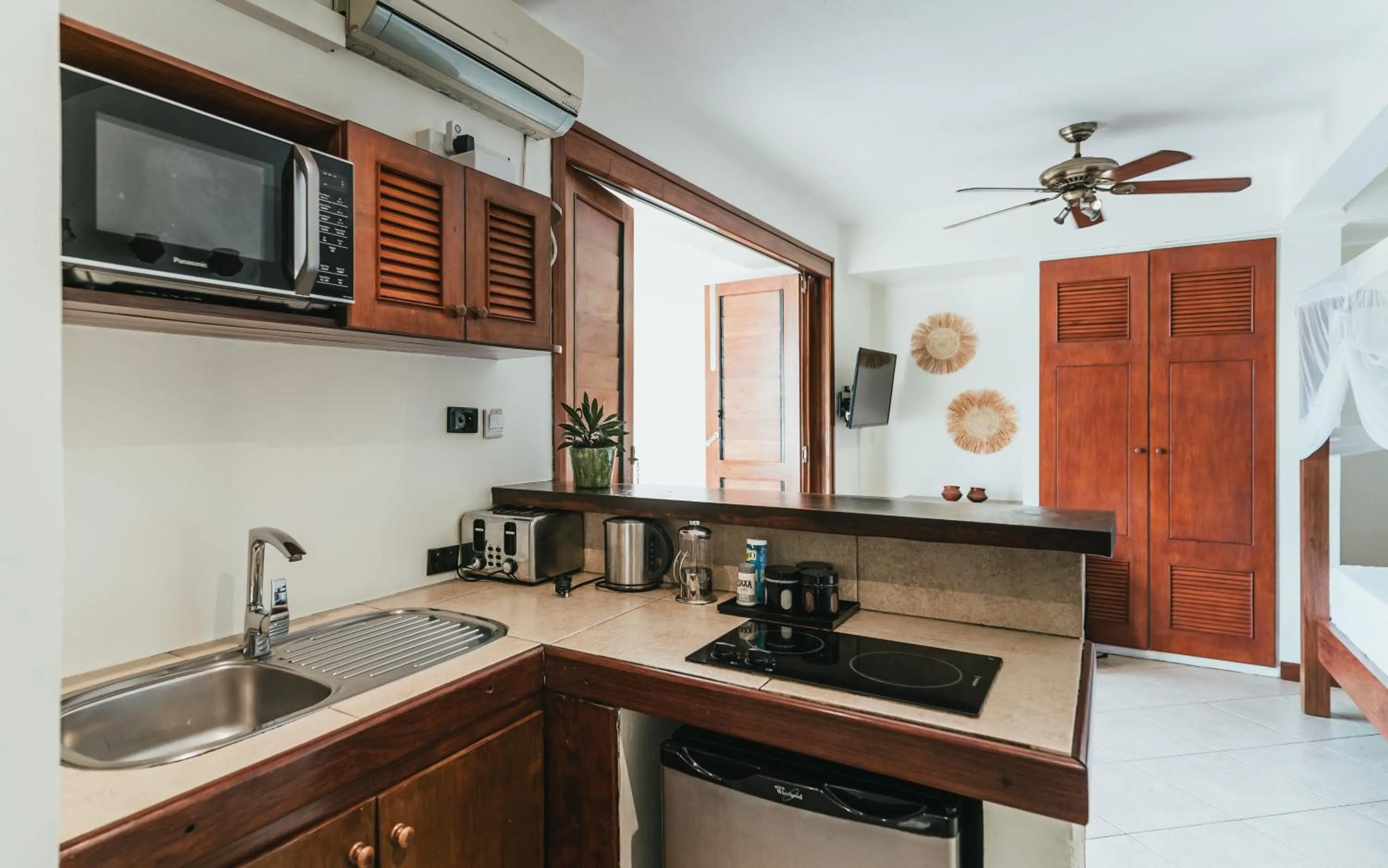 Kitchen or kitchenette in Fatumaru Lodge