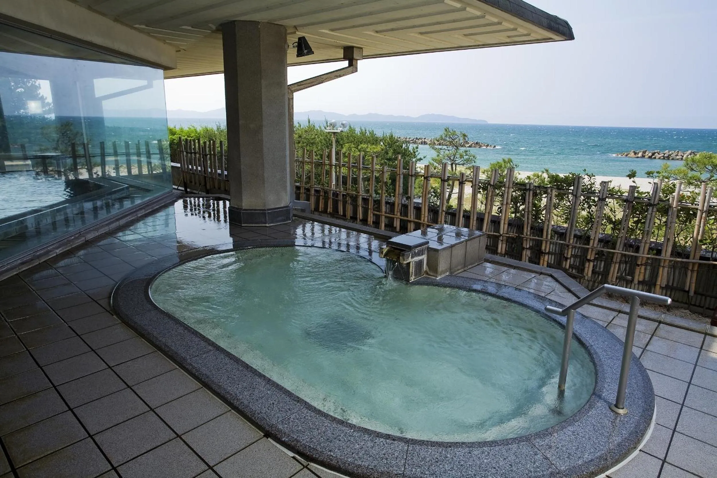 Open Air Bath in Kaike Grand Hotel Tensui