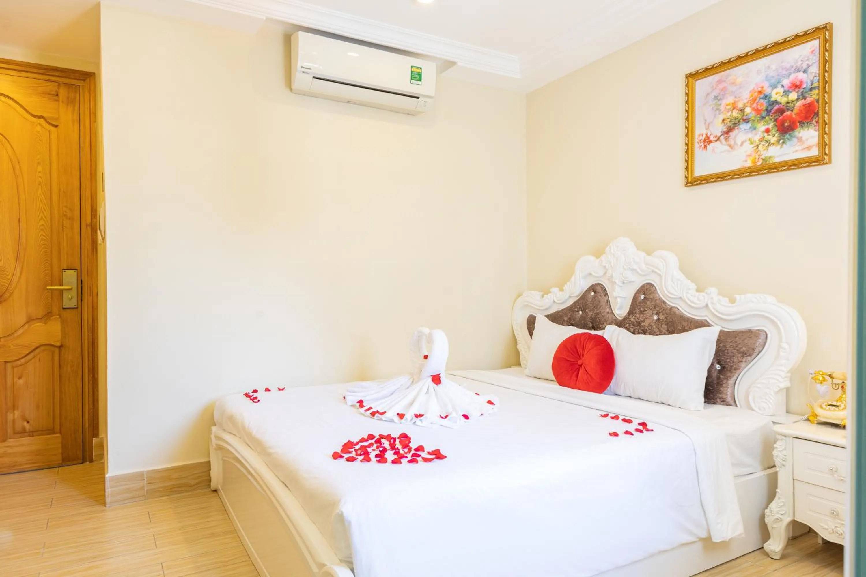 Bed in Happy Star Hotel Nha Trang