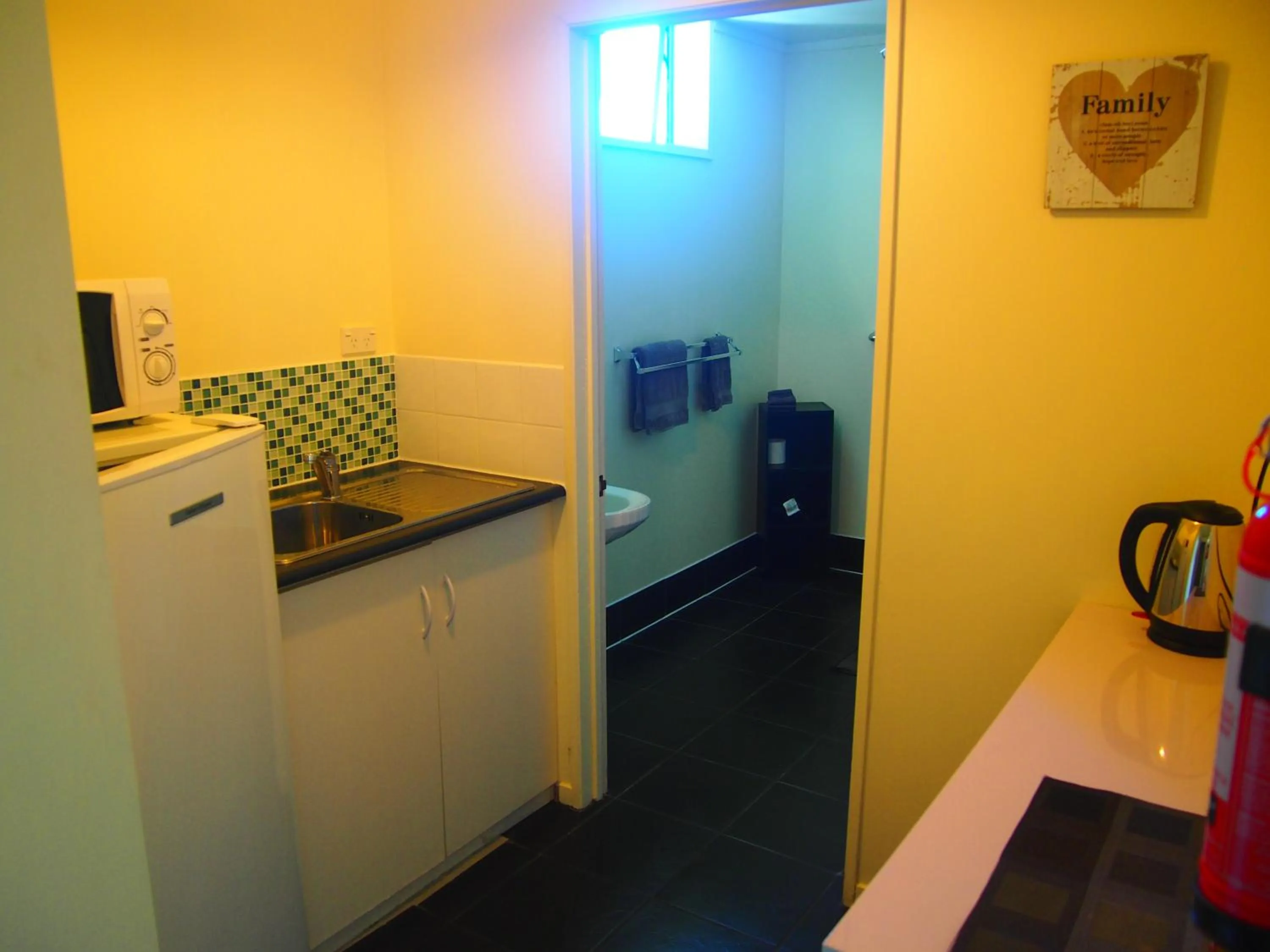 Kitchen or kitchenette in Manor Views NZ