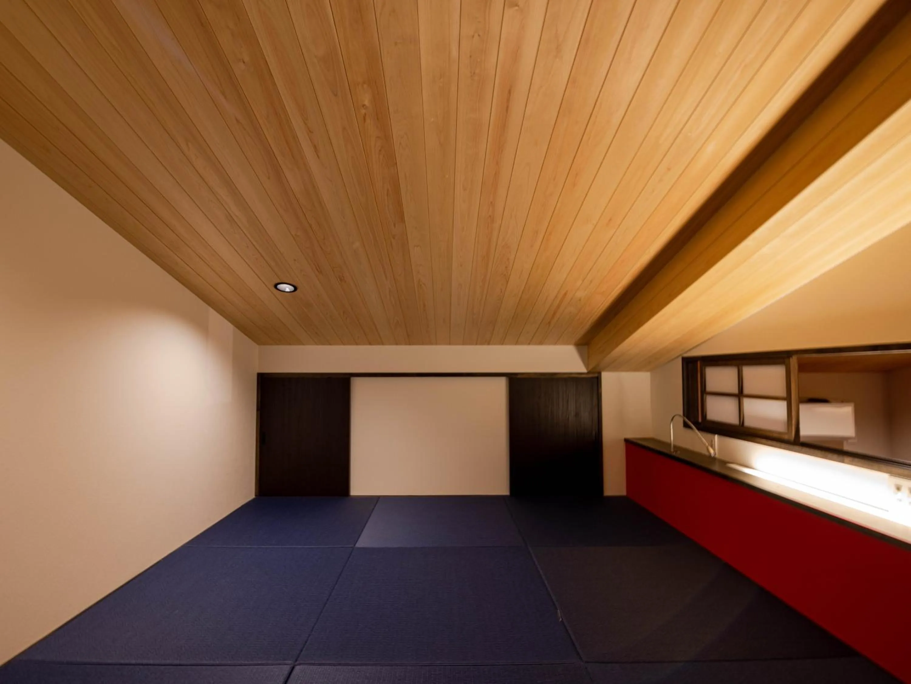 Photo of the whole room, Bed in Shirakaba