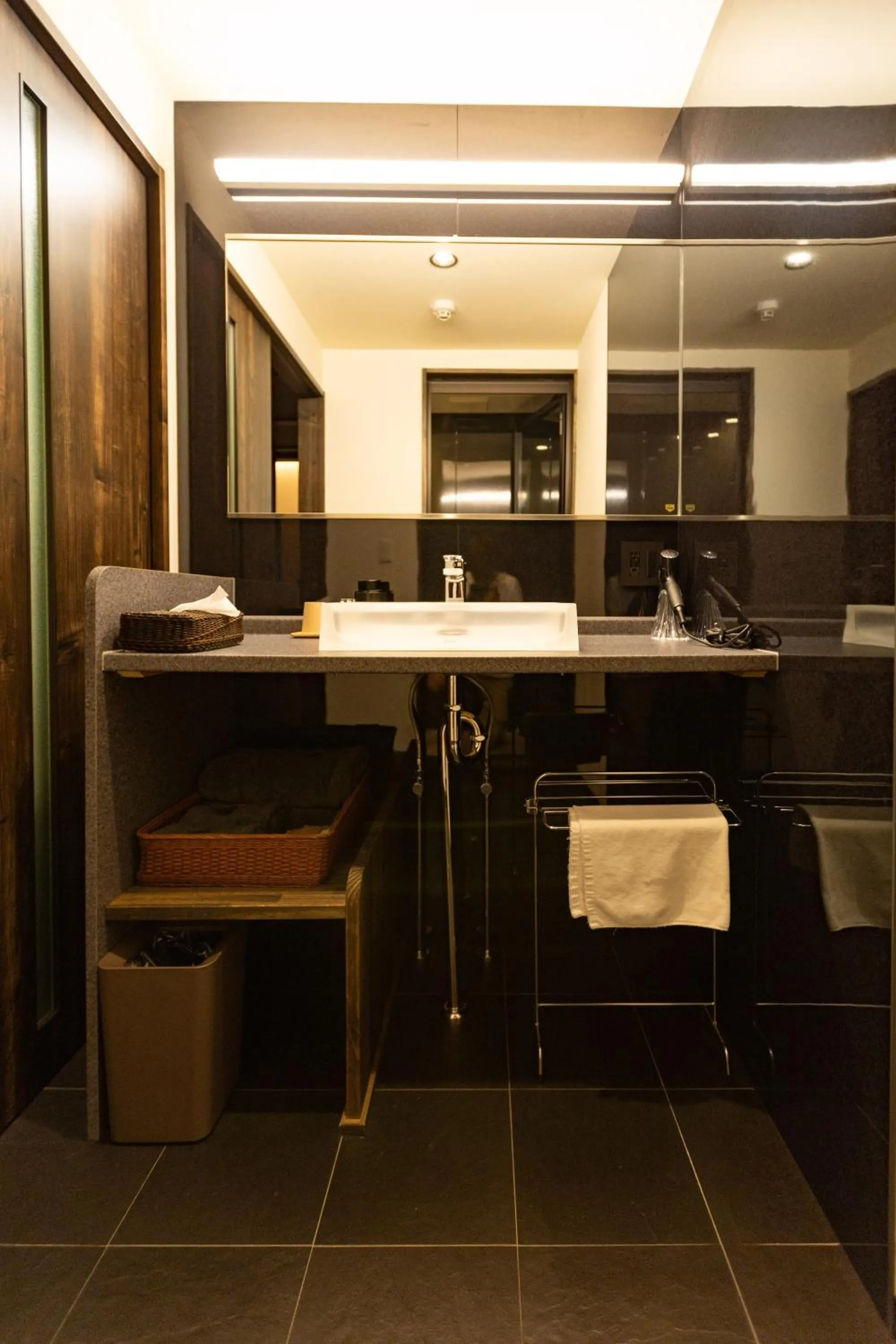 Photo of the whole room in Shirakaba