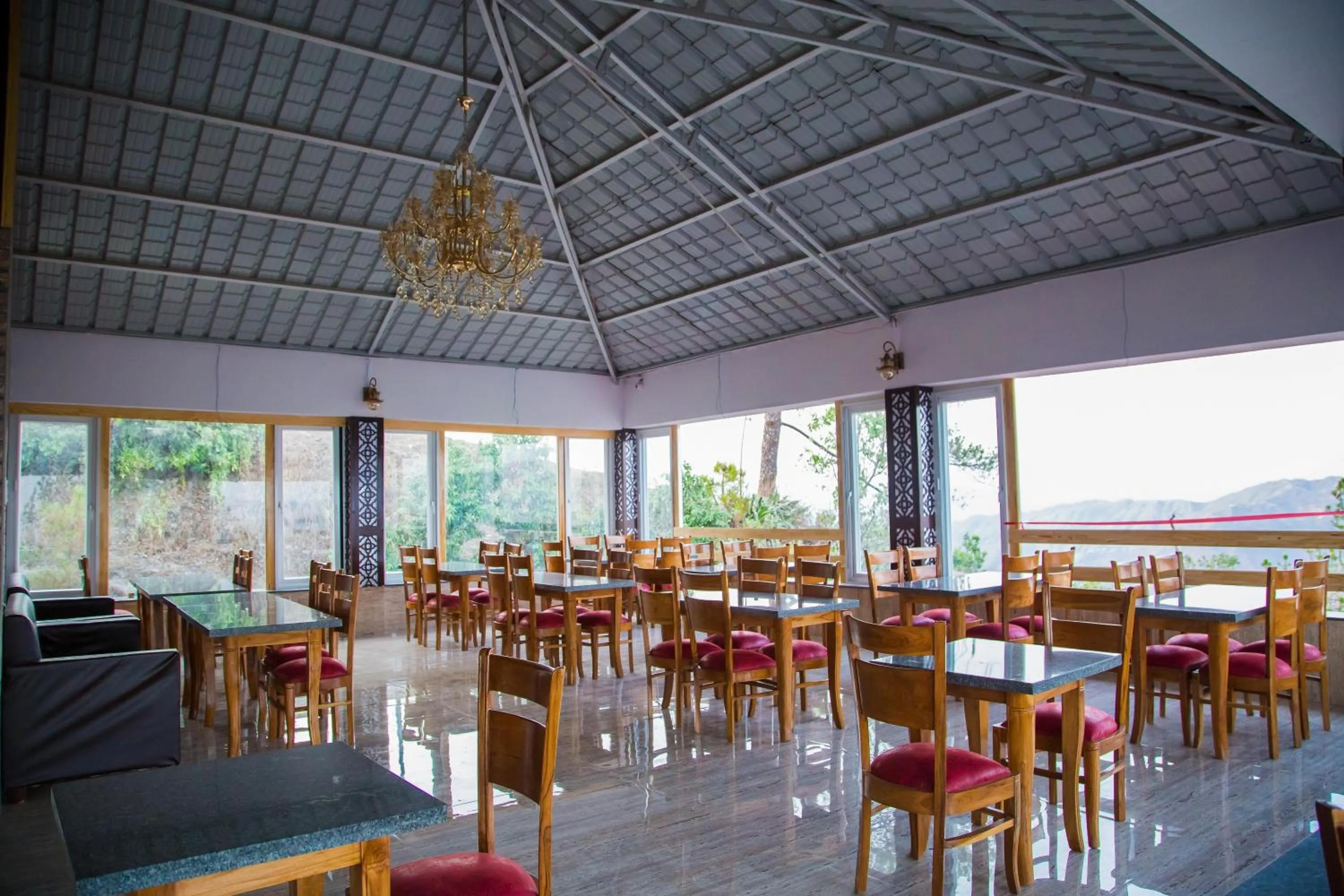 Restaurant/places to eat in Clarks Collection Lansdowne