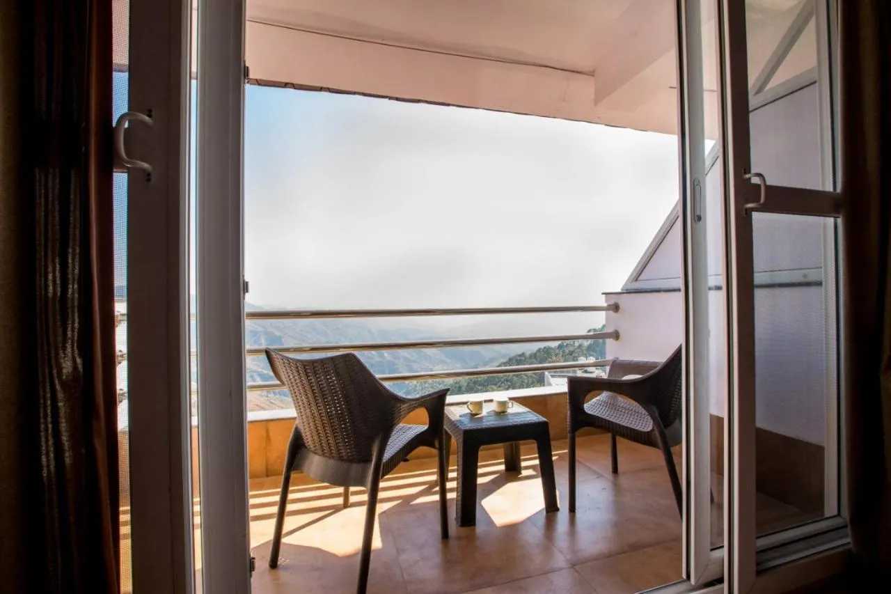 Mountain view in Clarks Collection Lansdowne