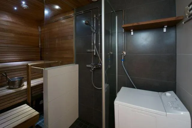 Shower in Hippu Apartment