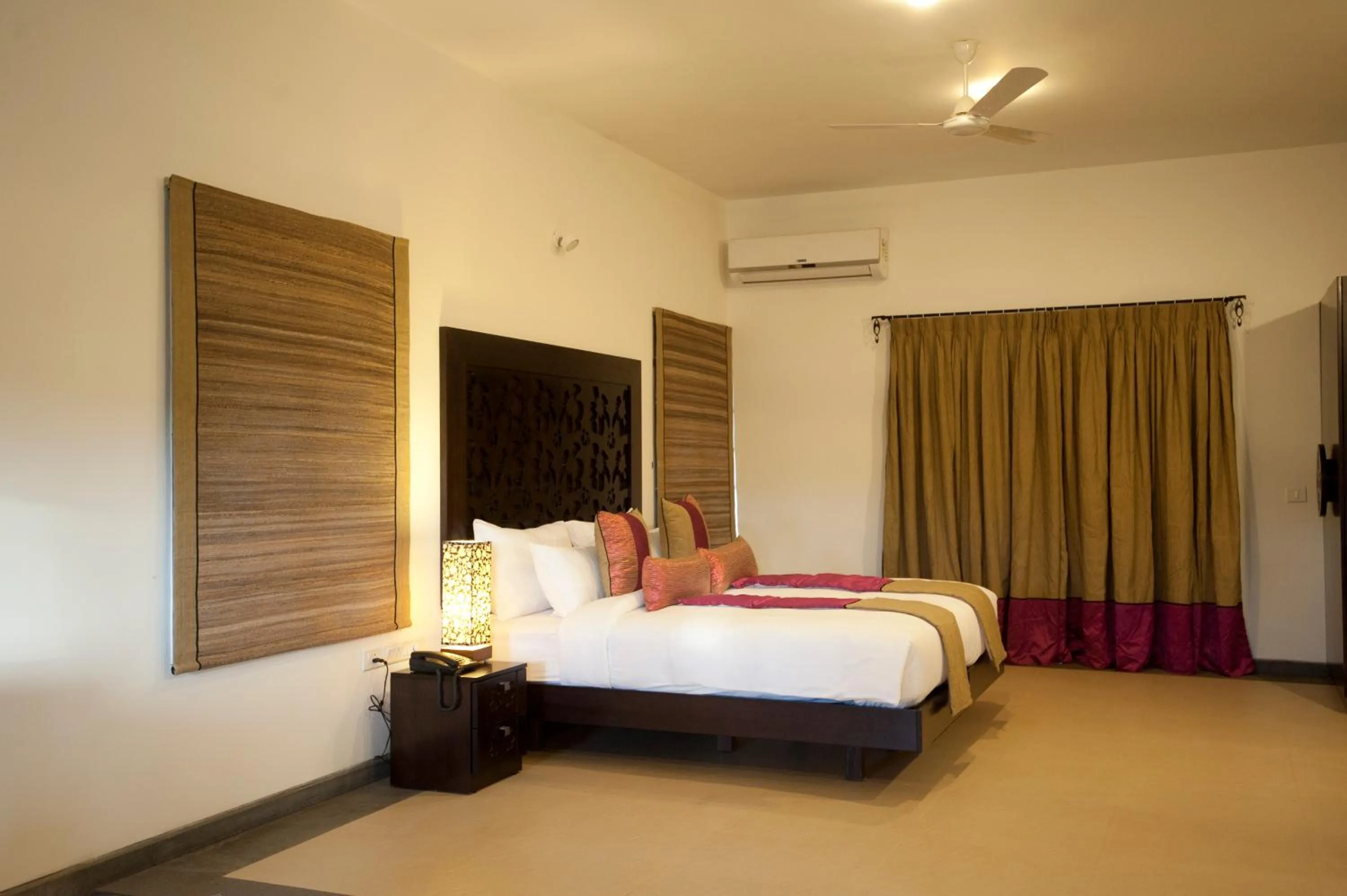 Bed in Niraamaya Wellness Retreats, Surya Samudra, Kovalam
