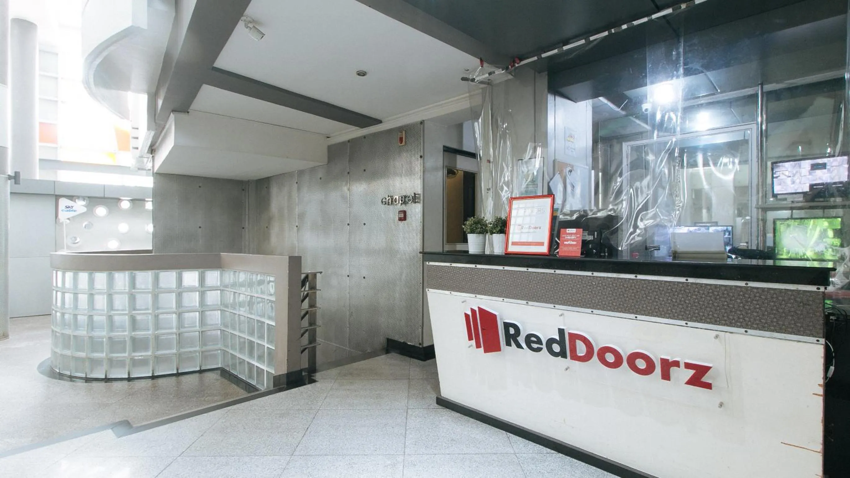 Lobby or reception in RedDoorz Plus at Banawe Quezon City
