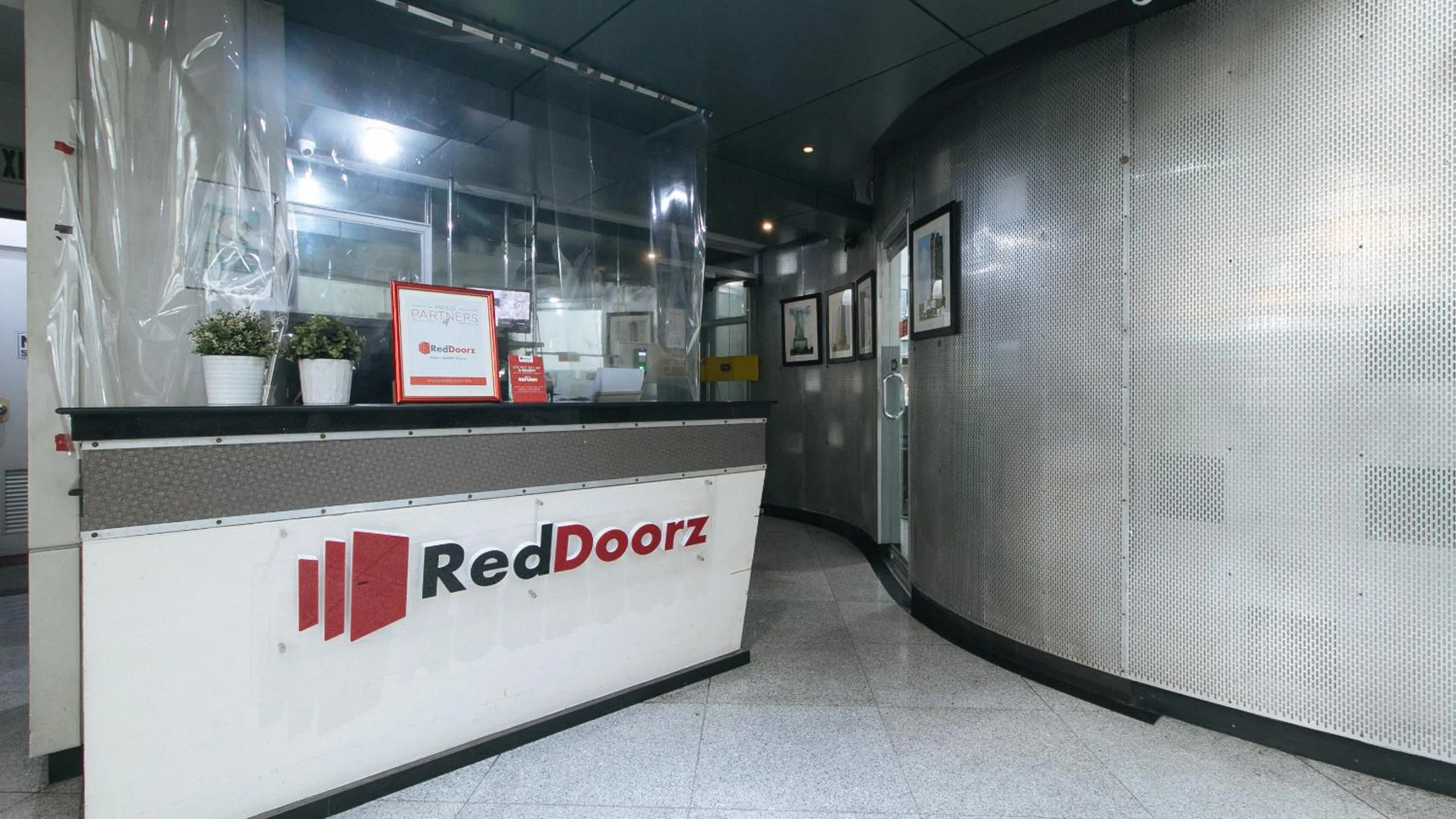 Lobby or reception in RedDoorz Plus at Banawe Quezon City