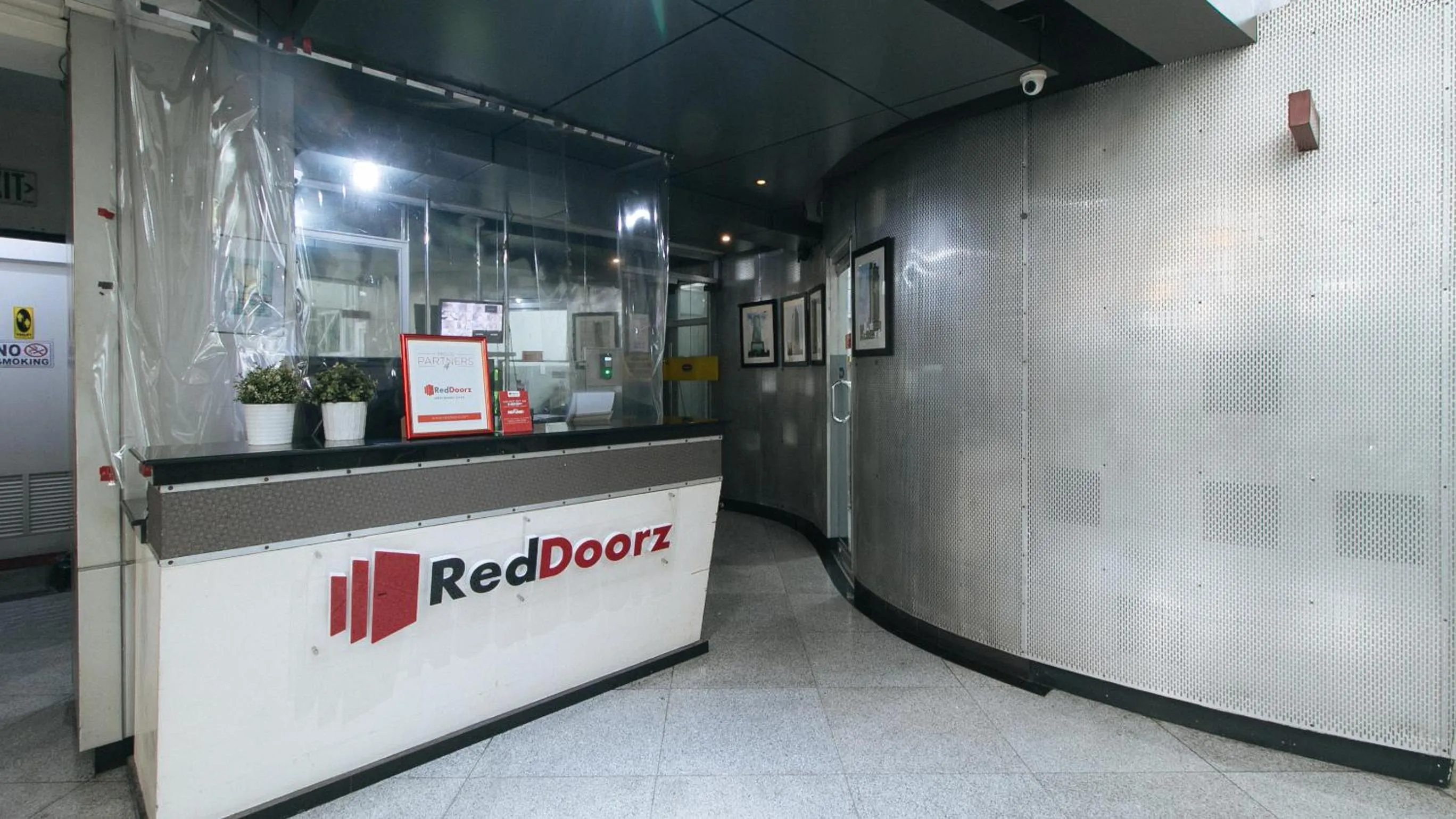 Lobby or reception in RedDoorz Plus at Banawe Quezon City