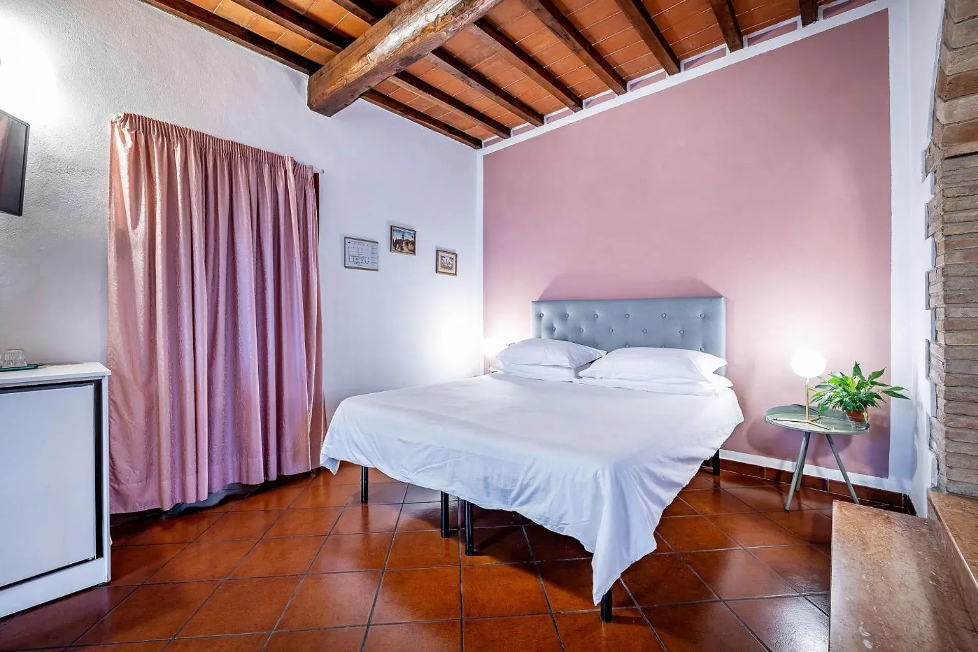 Quadruple Room with Private Bathroom in La Fornace Di Racciano Quadruple Room with Private Bathroom in La Fornace Di Racciano