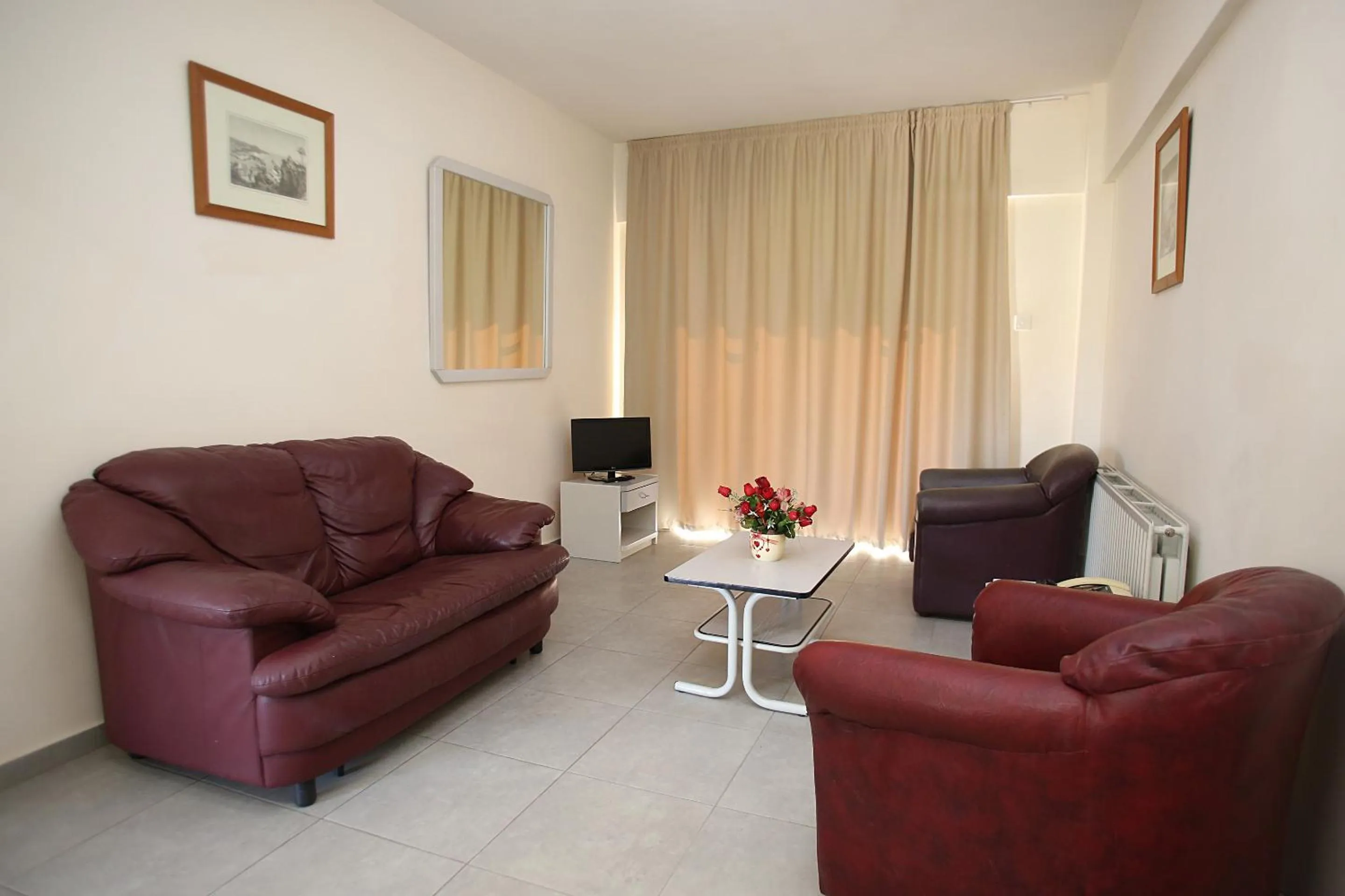 TV and multimedia in Sunquest Gardens Holiday Resort