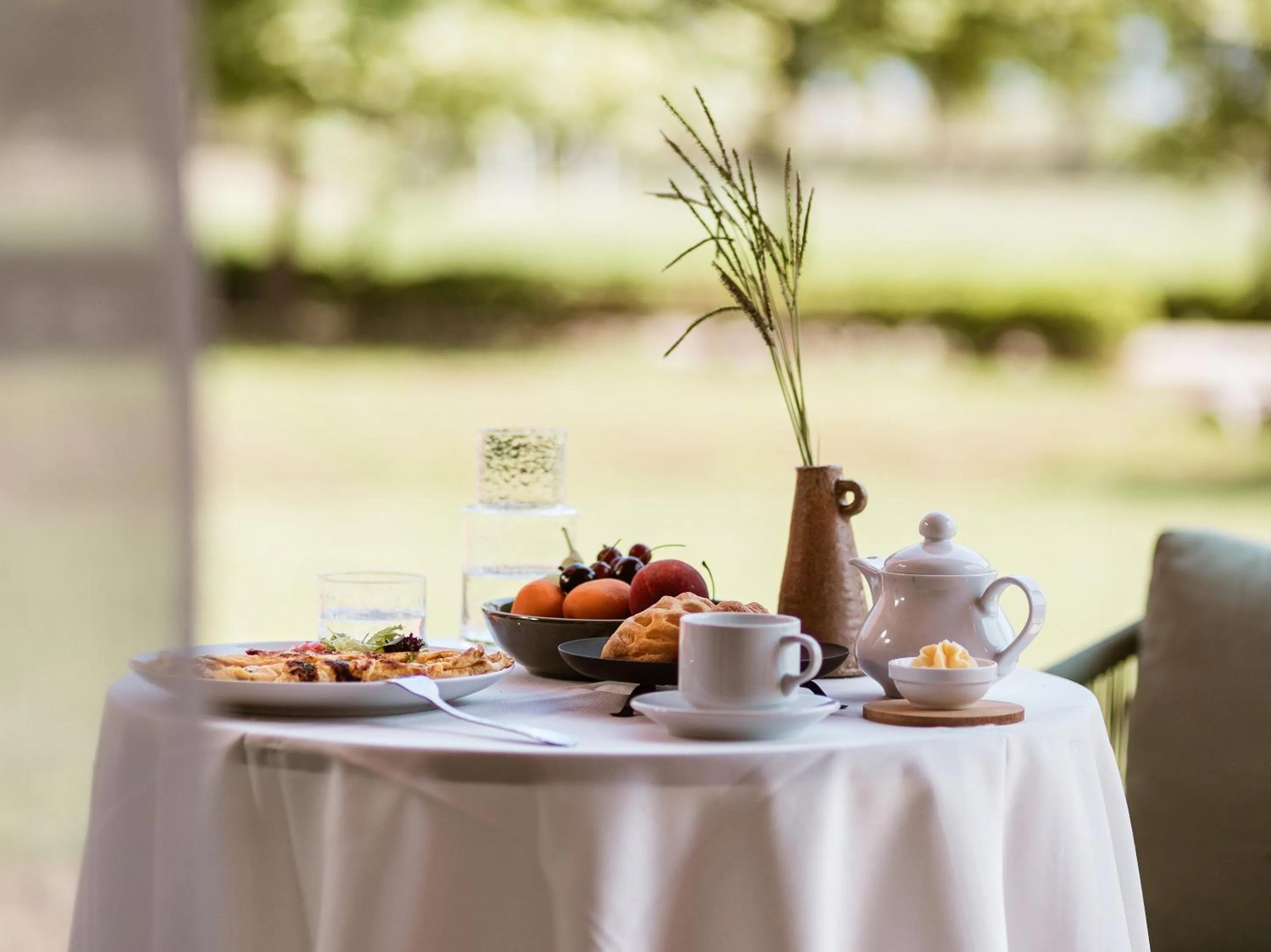 Food and drinks in Grecotel LUXME Costa Botanica