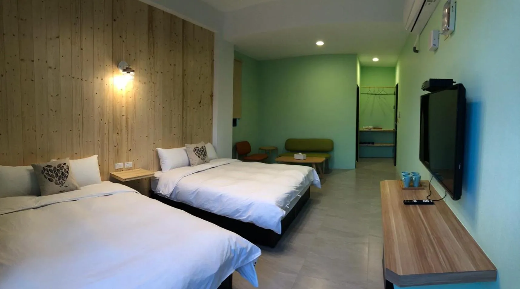 Photo of the whole room, Bed in Kenting Peninsula Inn