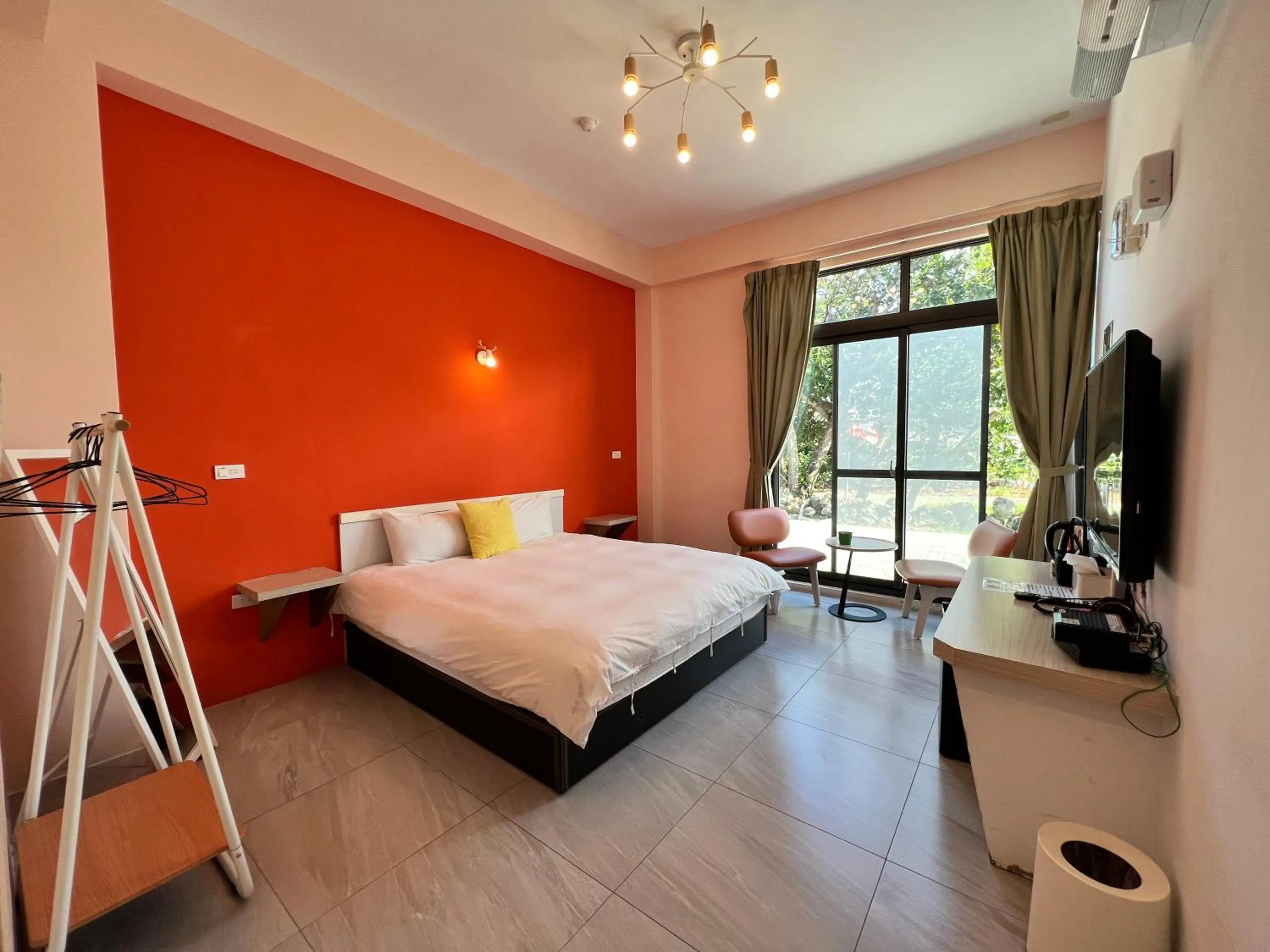 Photo of the whole room, Bed in Kenting Peninsula Inn