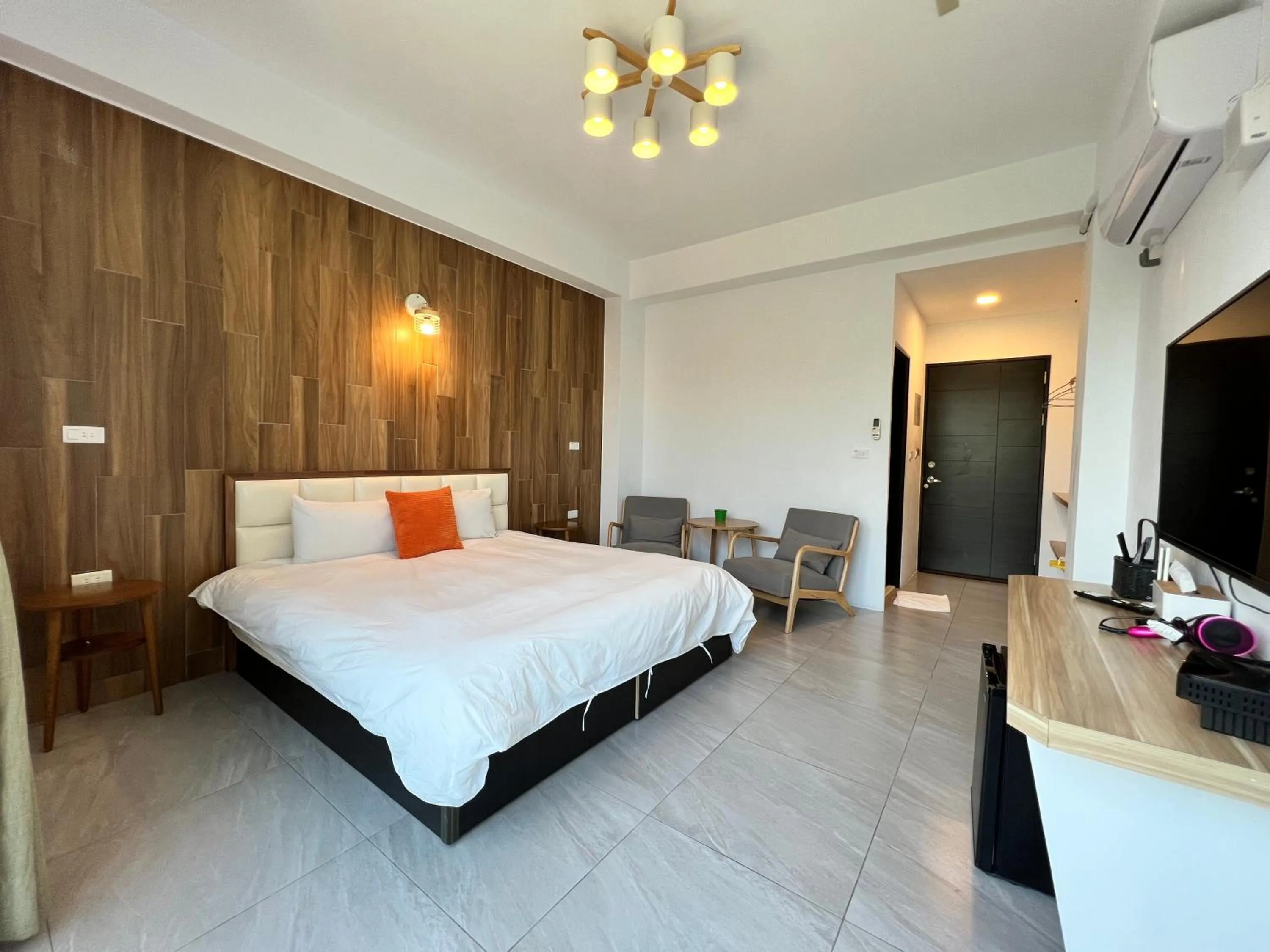 Photo of the whole room, Bed in Kenting Peninsula Inn