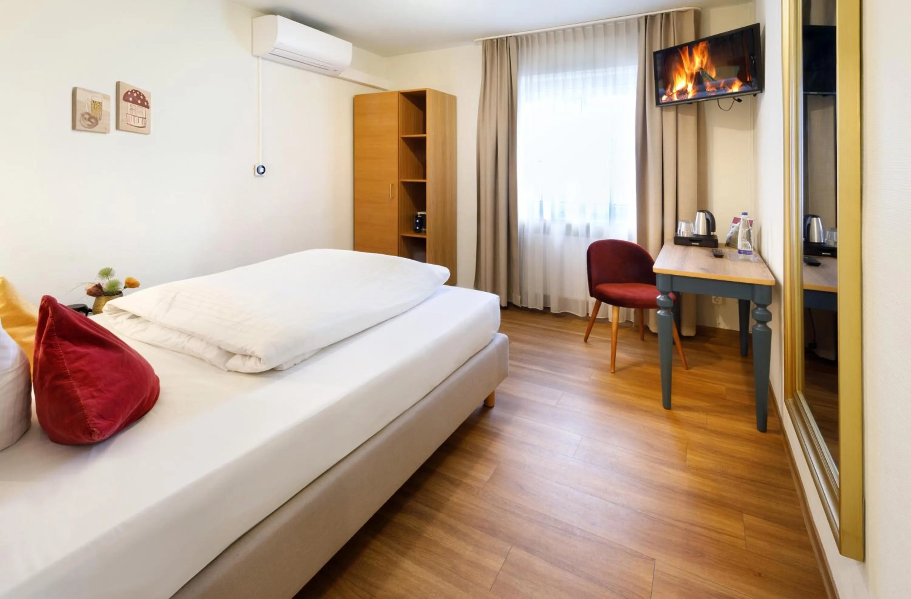 Living room, Bed in Rosi Boutique Hotel