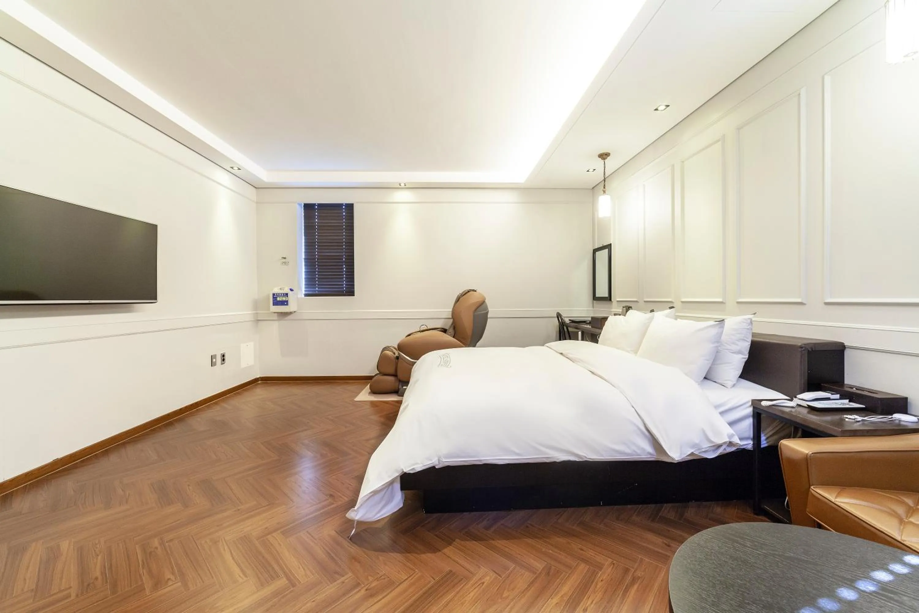 Bed in Hotel Stay 53