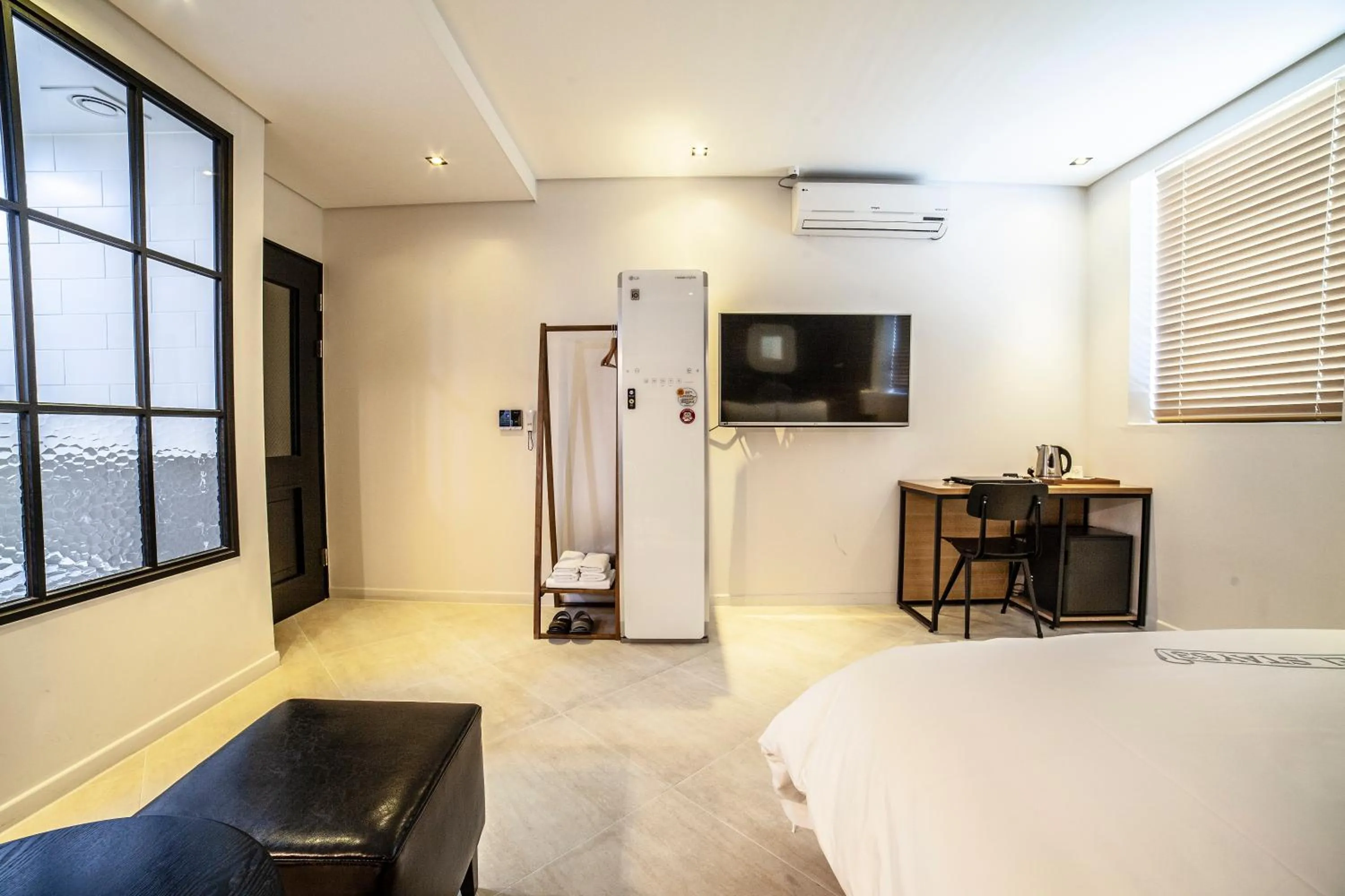 Bed in Hotel Stay 53