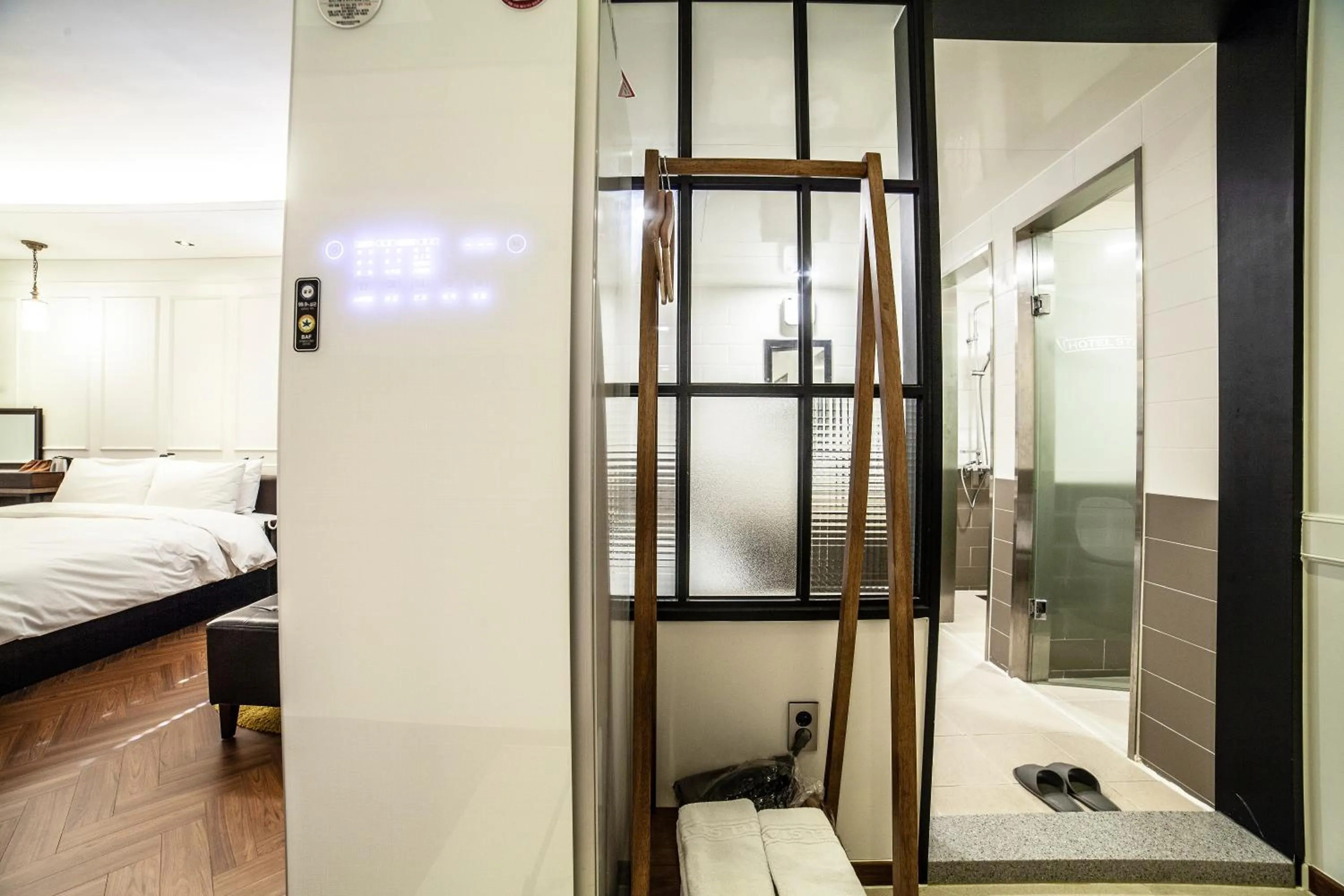 Bed in Hotel Stay 53