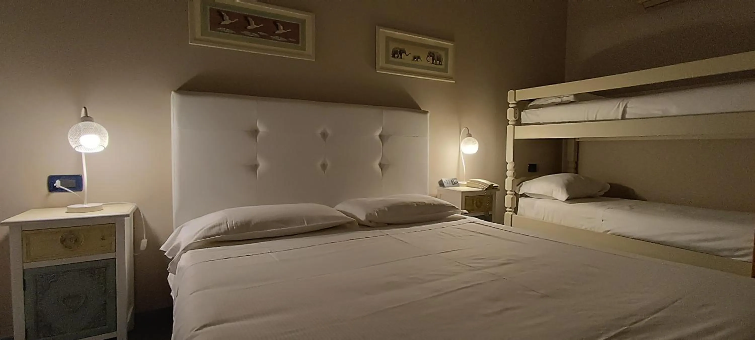 View (from property/room), Bed in Hotel Palladium