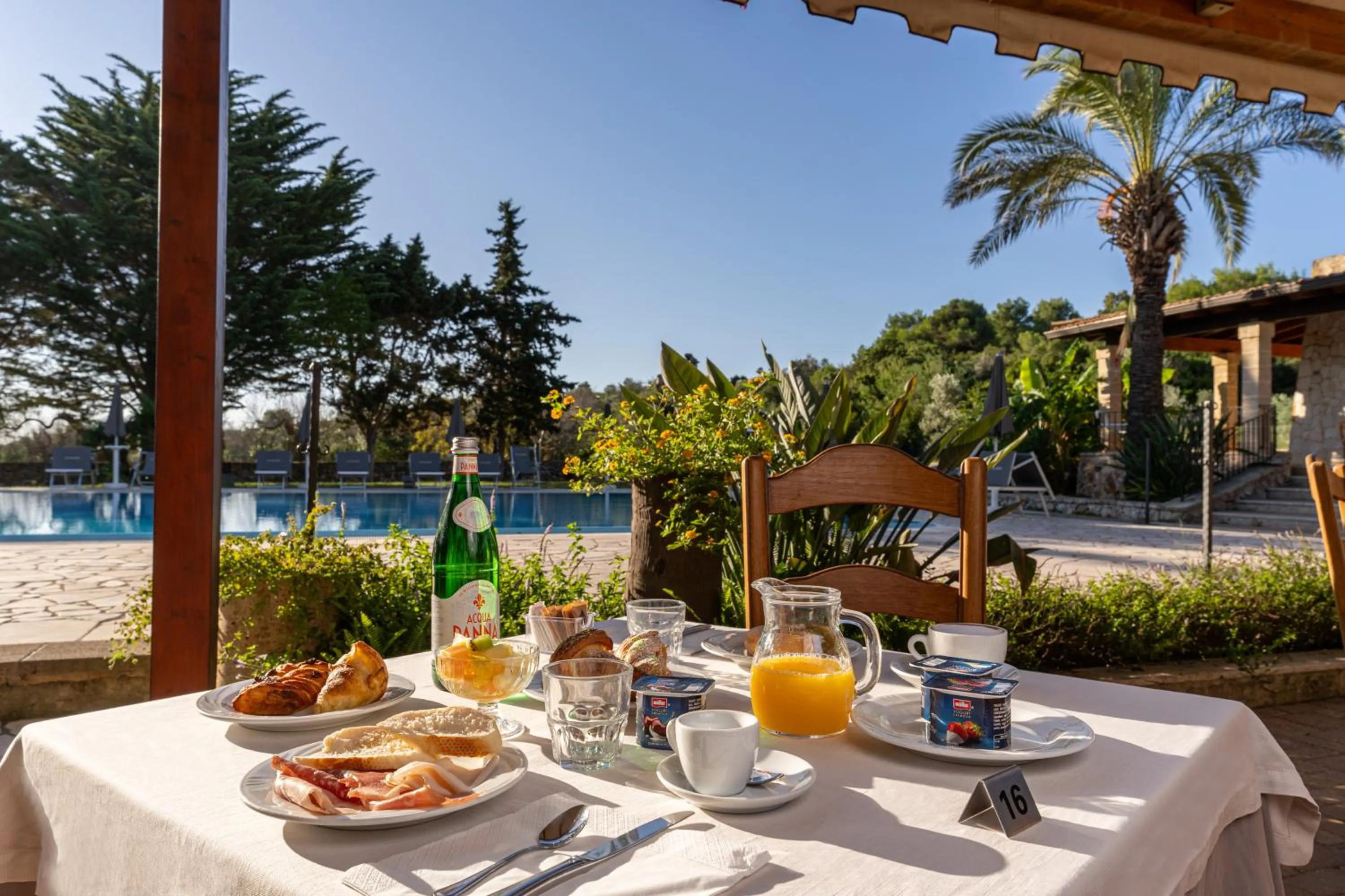 Continental breakfast in Hotel Masseria Le Pajare
