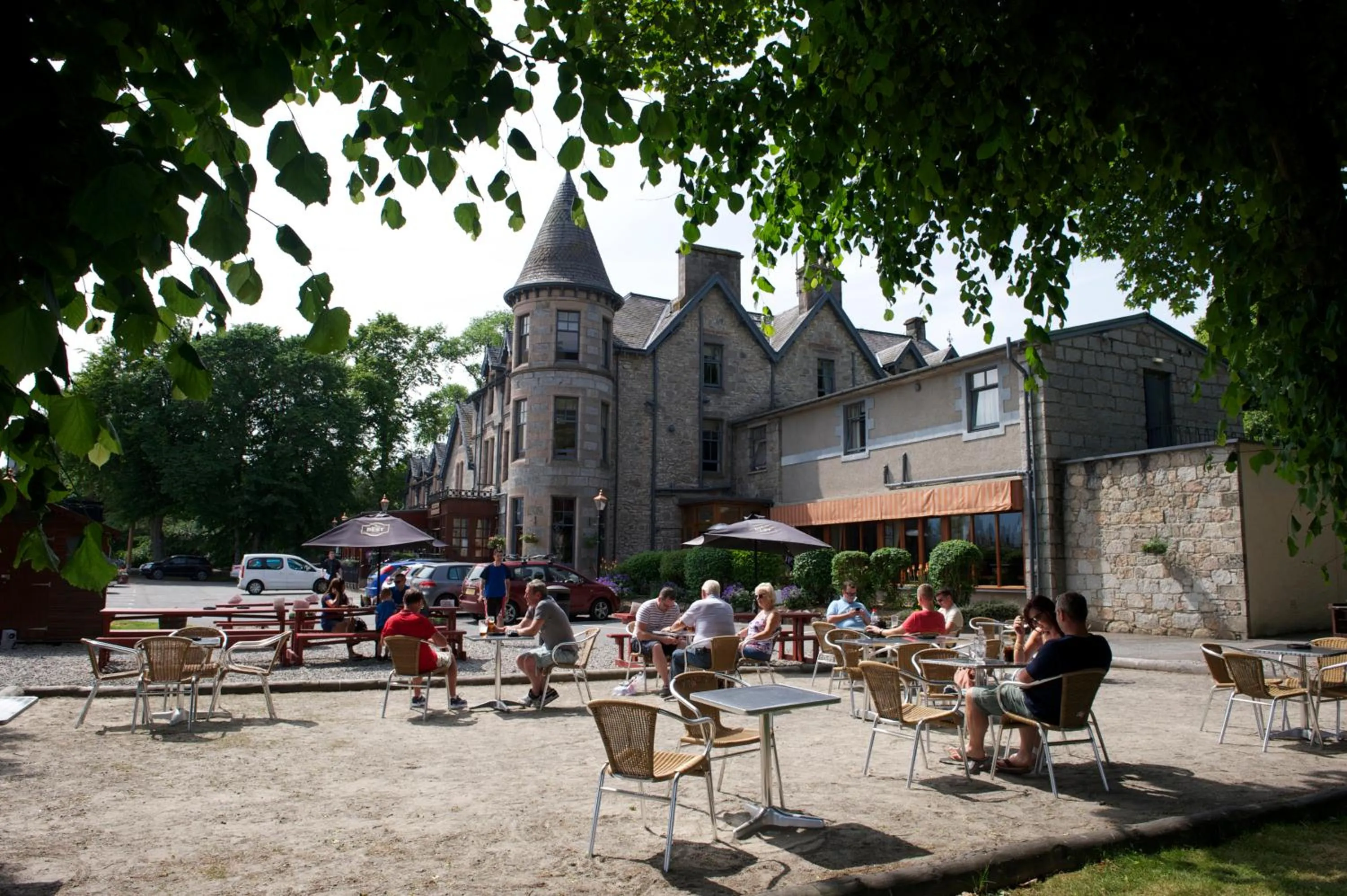 Facade/entrance in Cairngorm Hotel