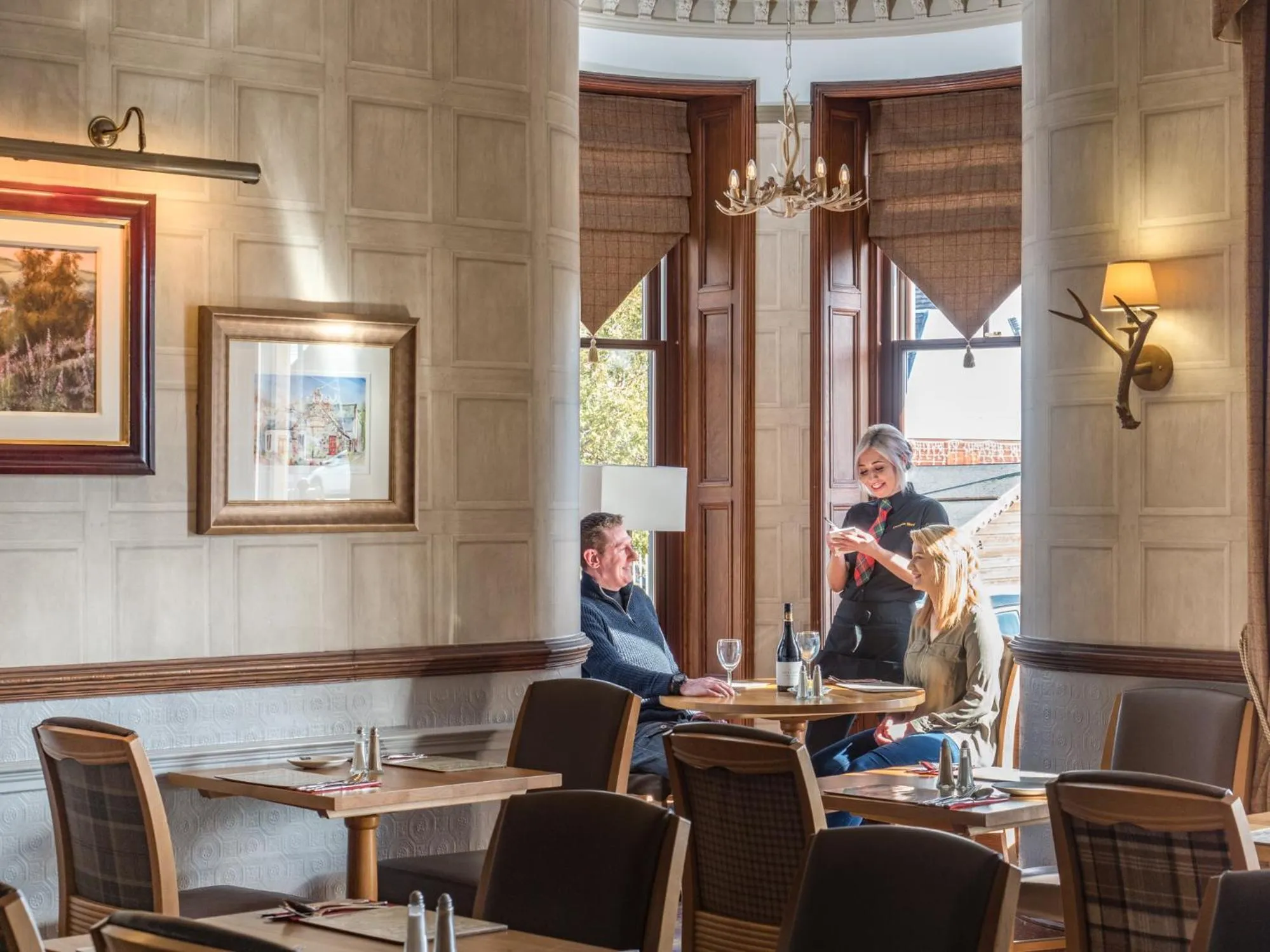 Lounge or bar in Cairngorm Hotel