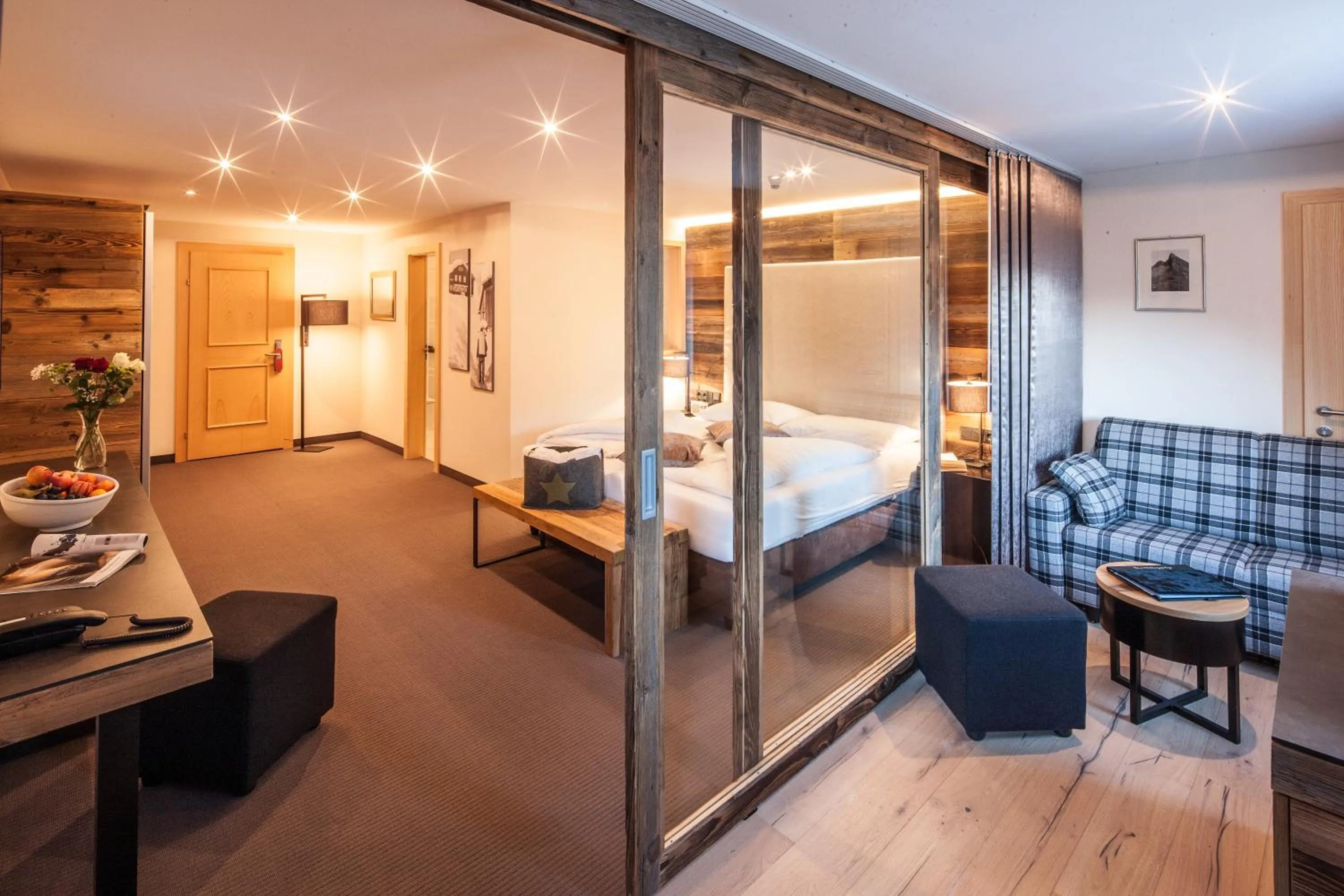 Photo of the whole room, Bed in Boutique Hotel die Mittagspitze Superior