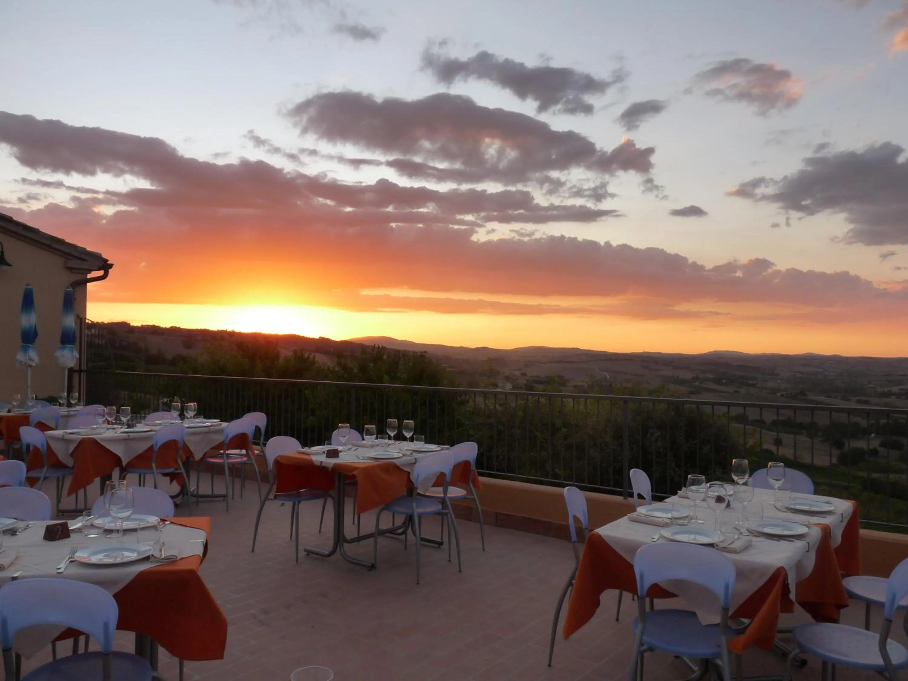 Restaurant/places to eat in Cadabò