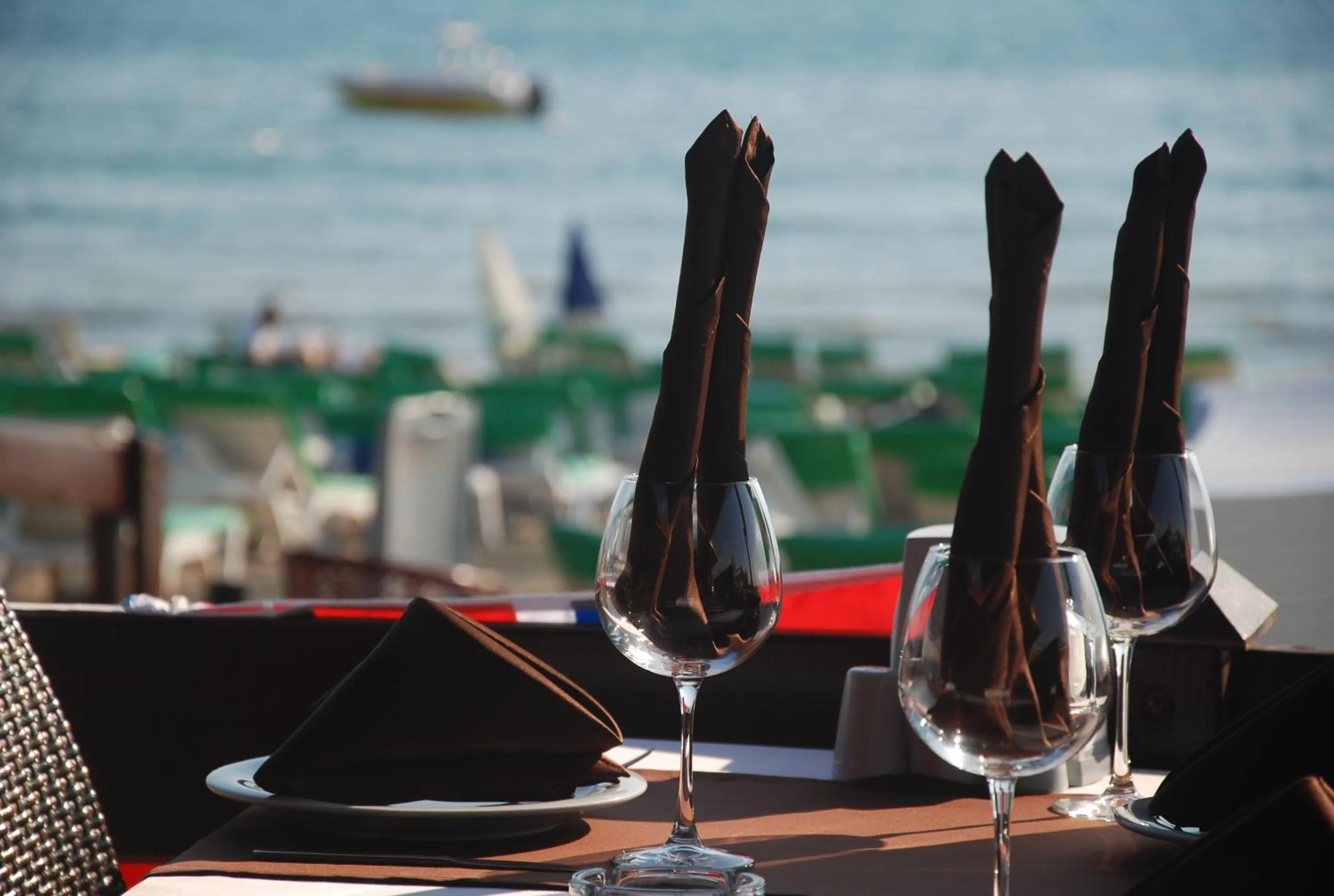 Restaurant/places to eat in Sun Flower Apart Hotel