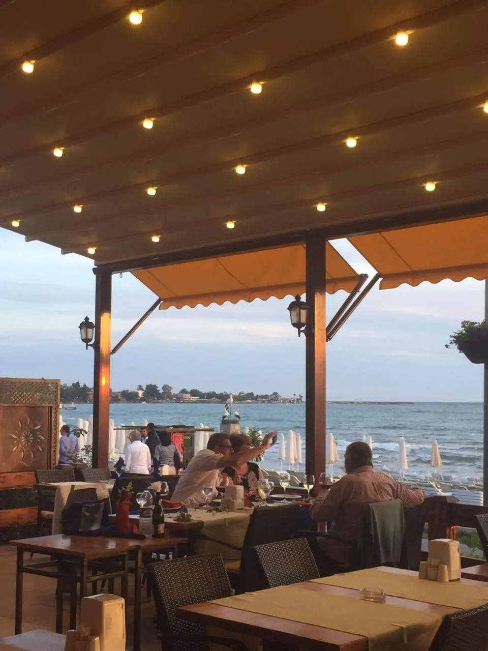 Restaurant/places to eat in Sun Flower Apart Hotel