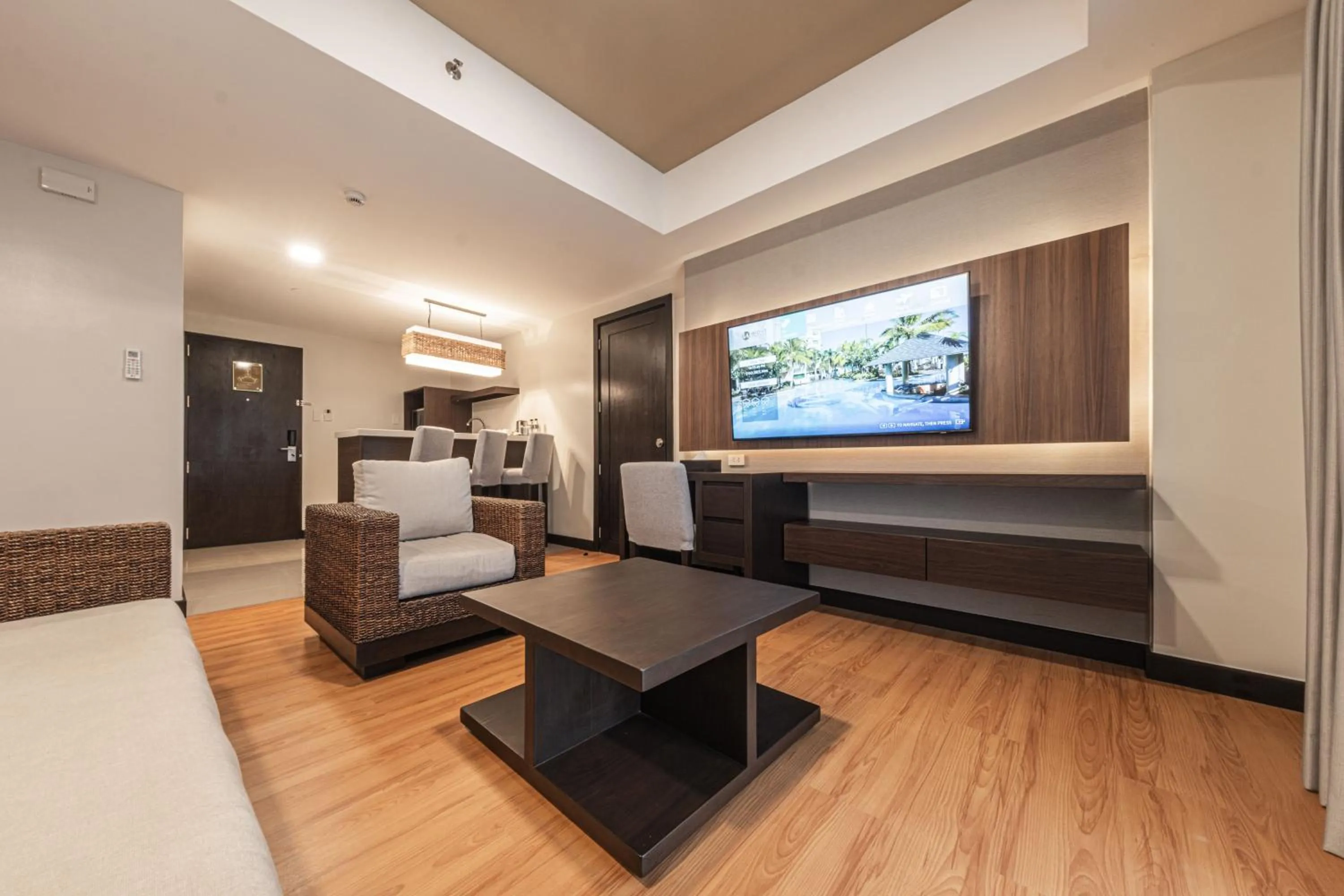 Seating area, Bed in Widus Hotel Clark