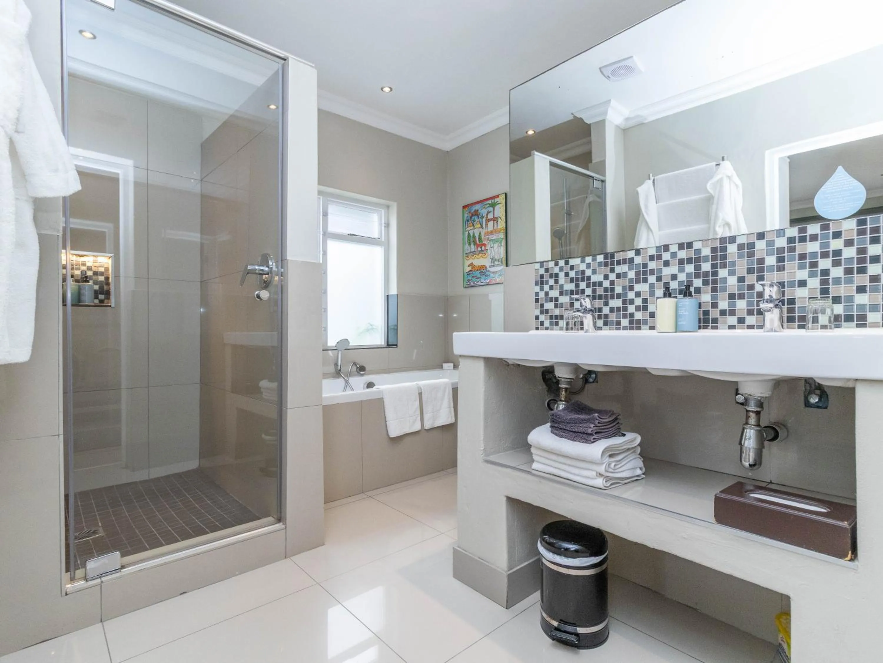 Bathroom in Whale Rock Luxury Lodge