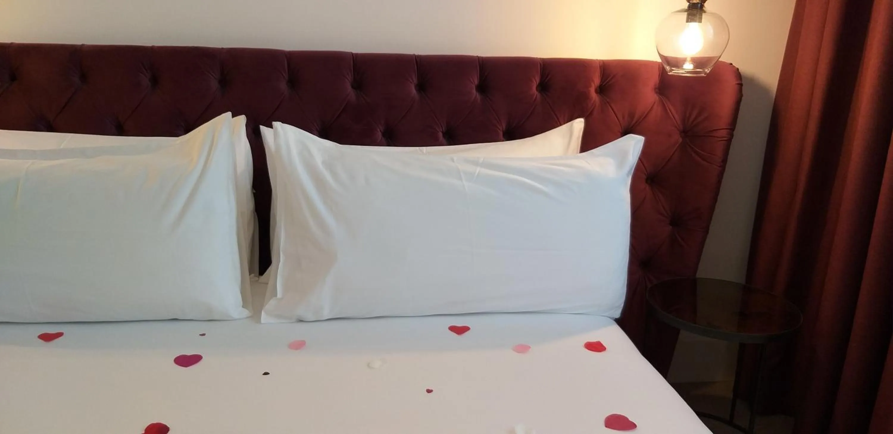 Bed in Hôtel Ginkgo - SPA Biloba