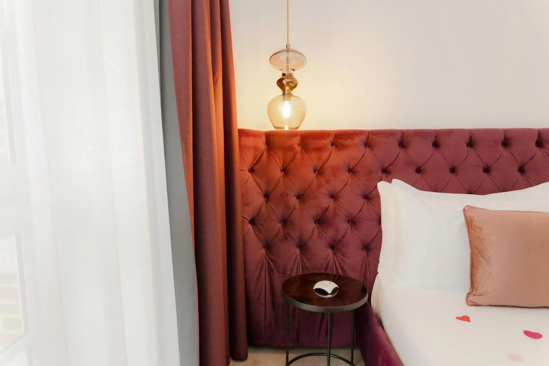 Bed in Hôtel Ginkgo - SPA Biloba