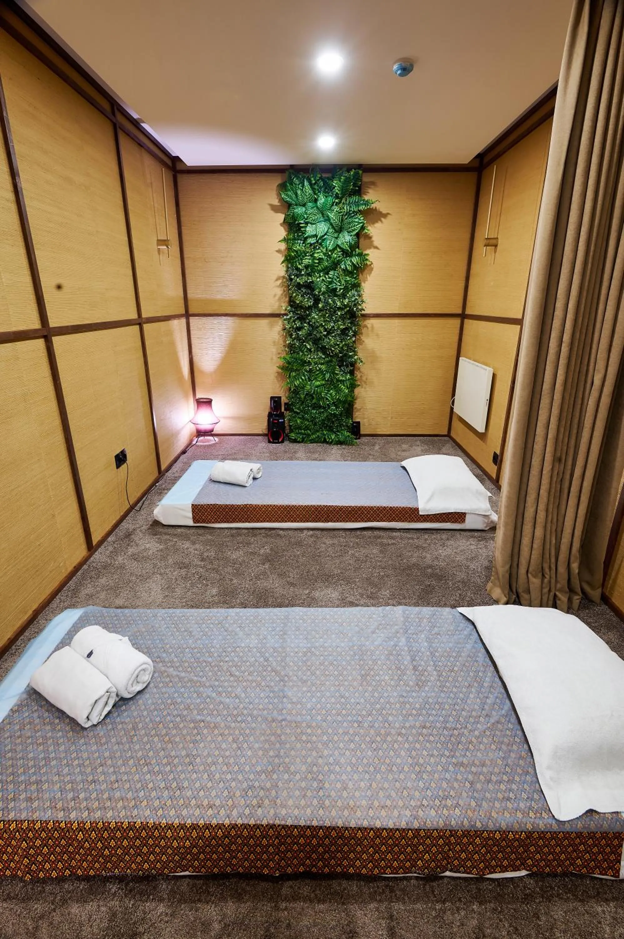 Massage, Bed in Aisha Bibi Hotel & Spa