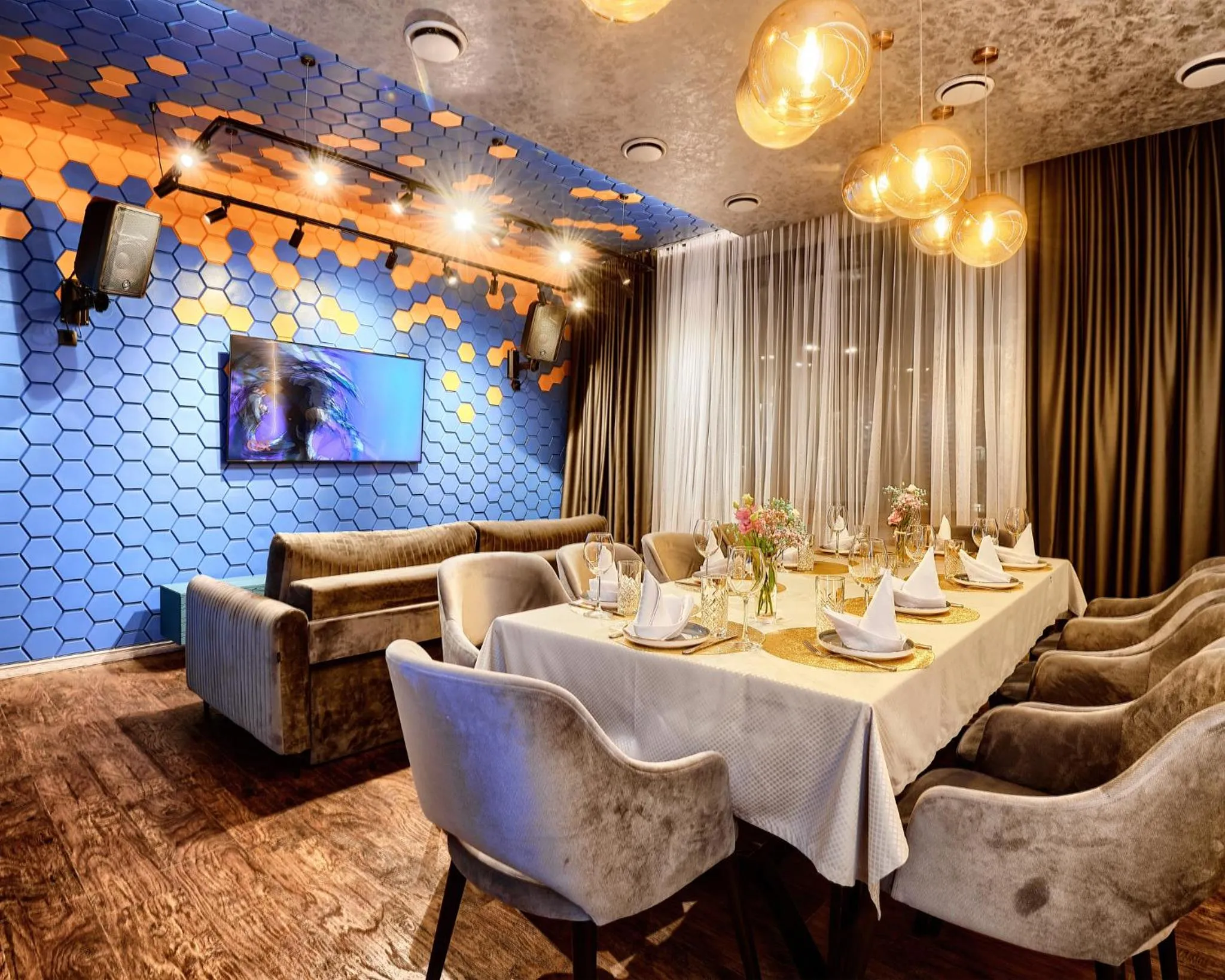 Karaoke in Aisha Bibi Hotel & Spa