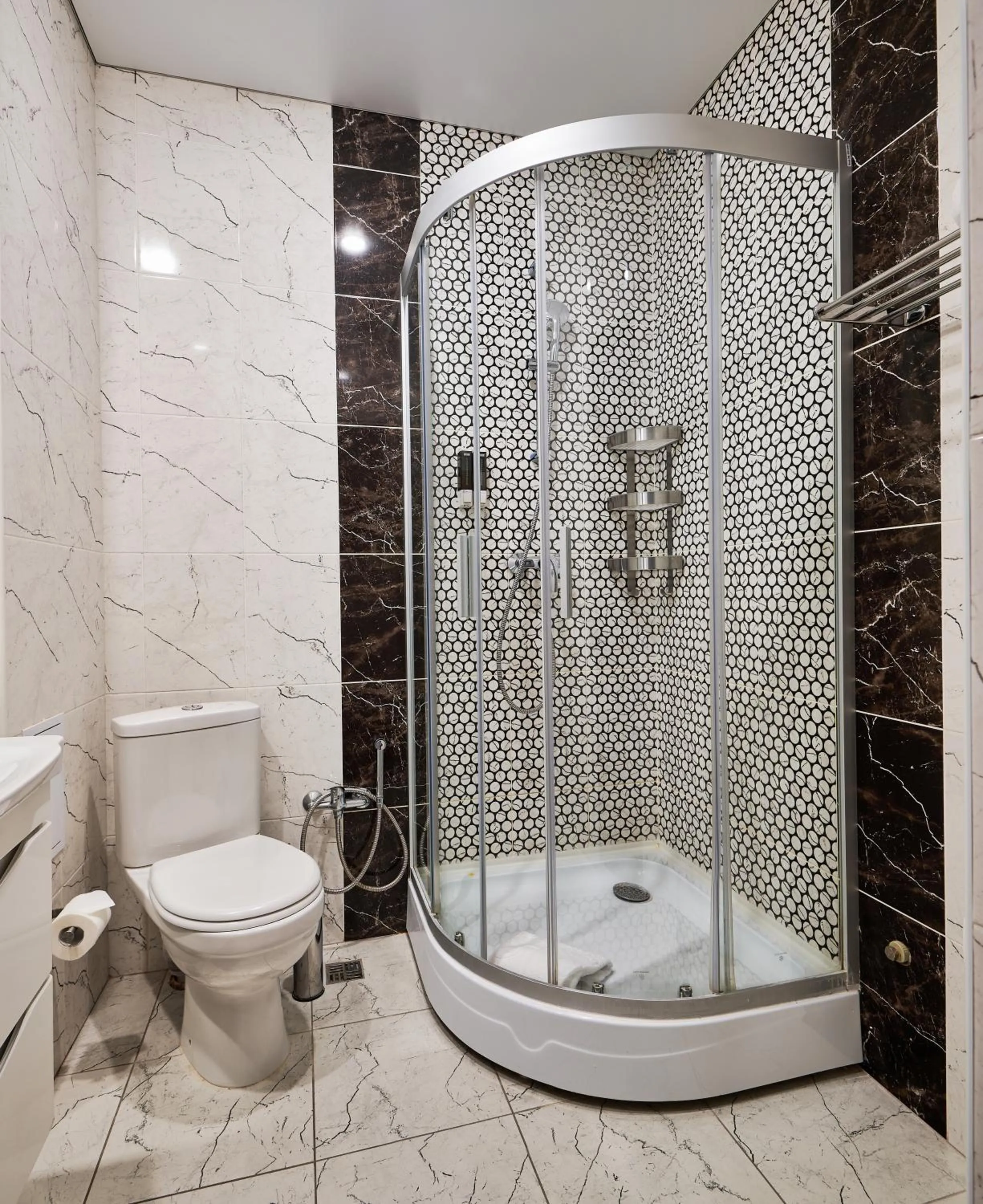 Shower in Aisha Bibi Hotel & Spa