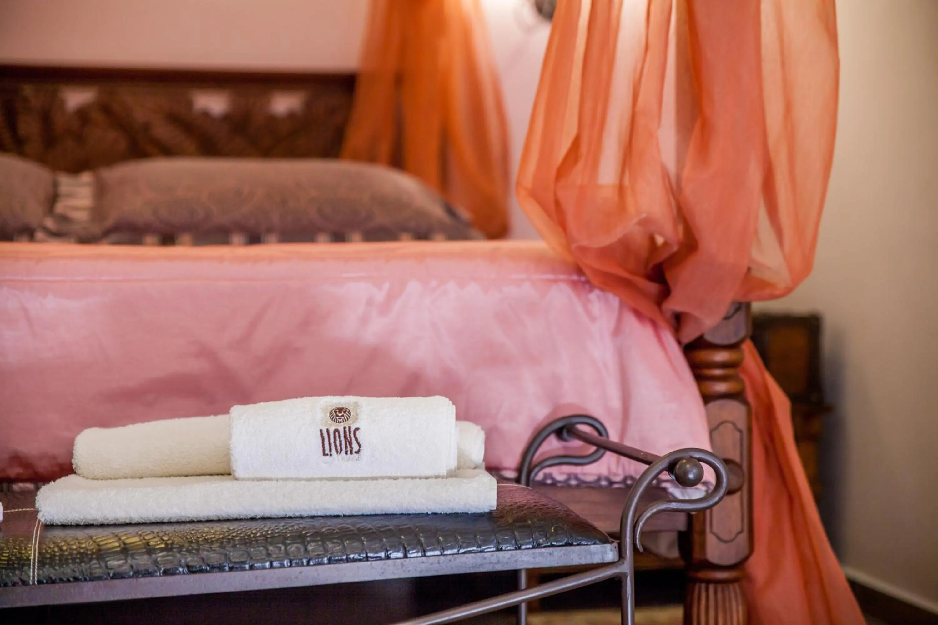 Bedroom, Bed in Lions Nine