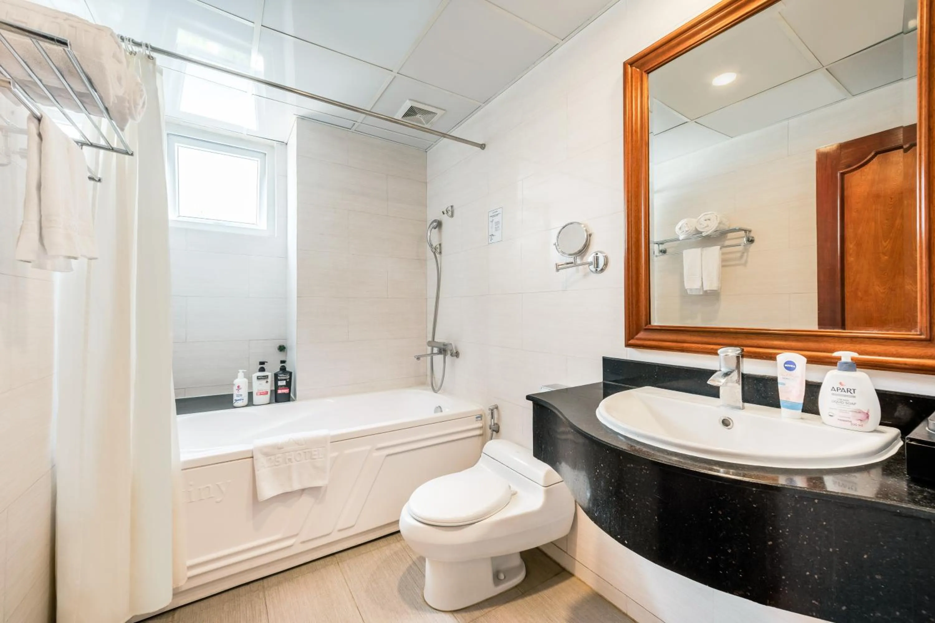 Shower in A25 Hotel - 19 Phan Đình Phùng