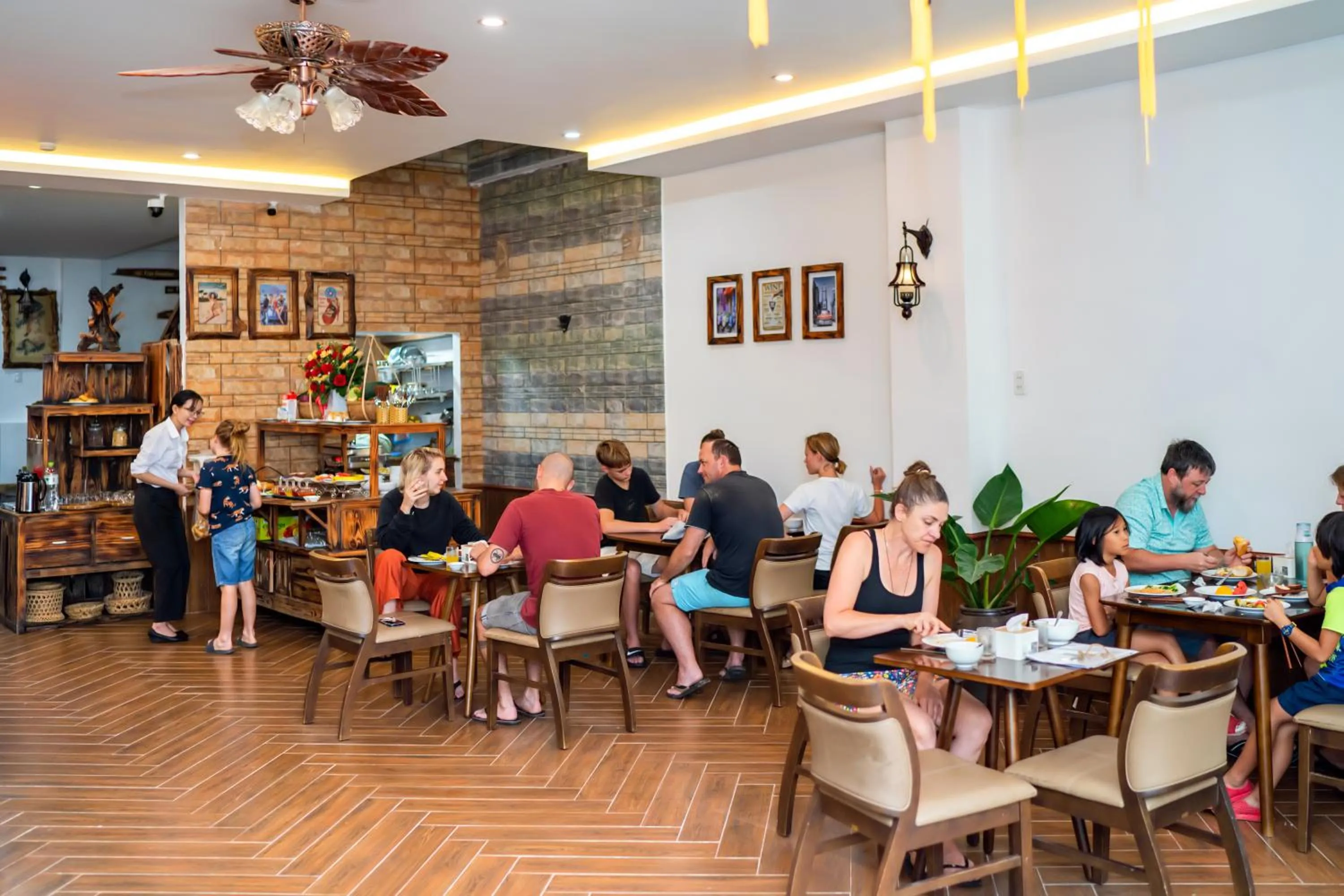 Breakfast in La An Old Town Hotel