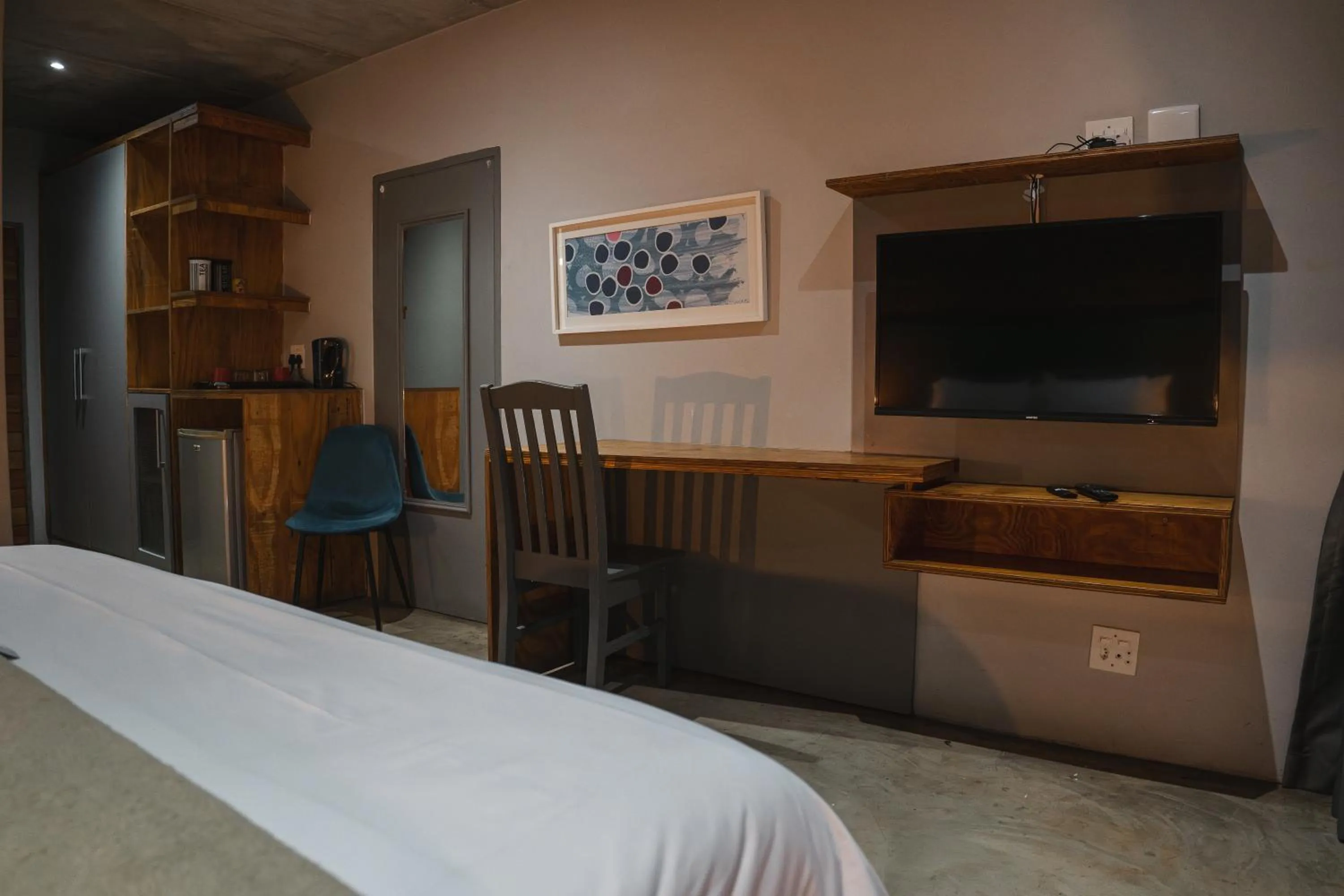 Evening entertainment, Bed in The Wild Peach - Menlyn