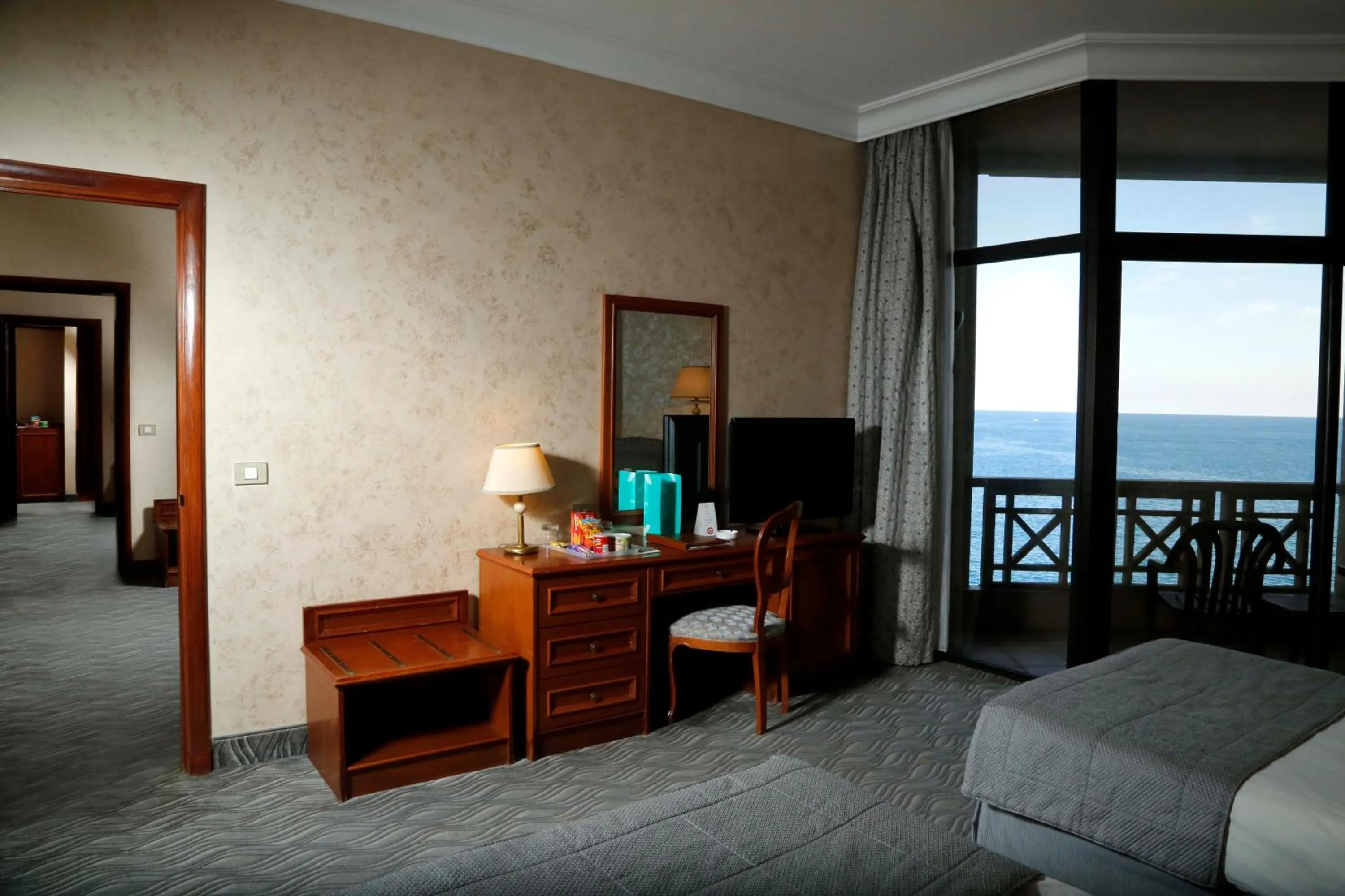 Photo of the whole room, Bed in Bayview Hotel Beirut