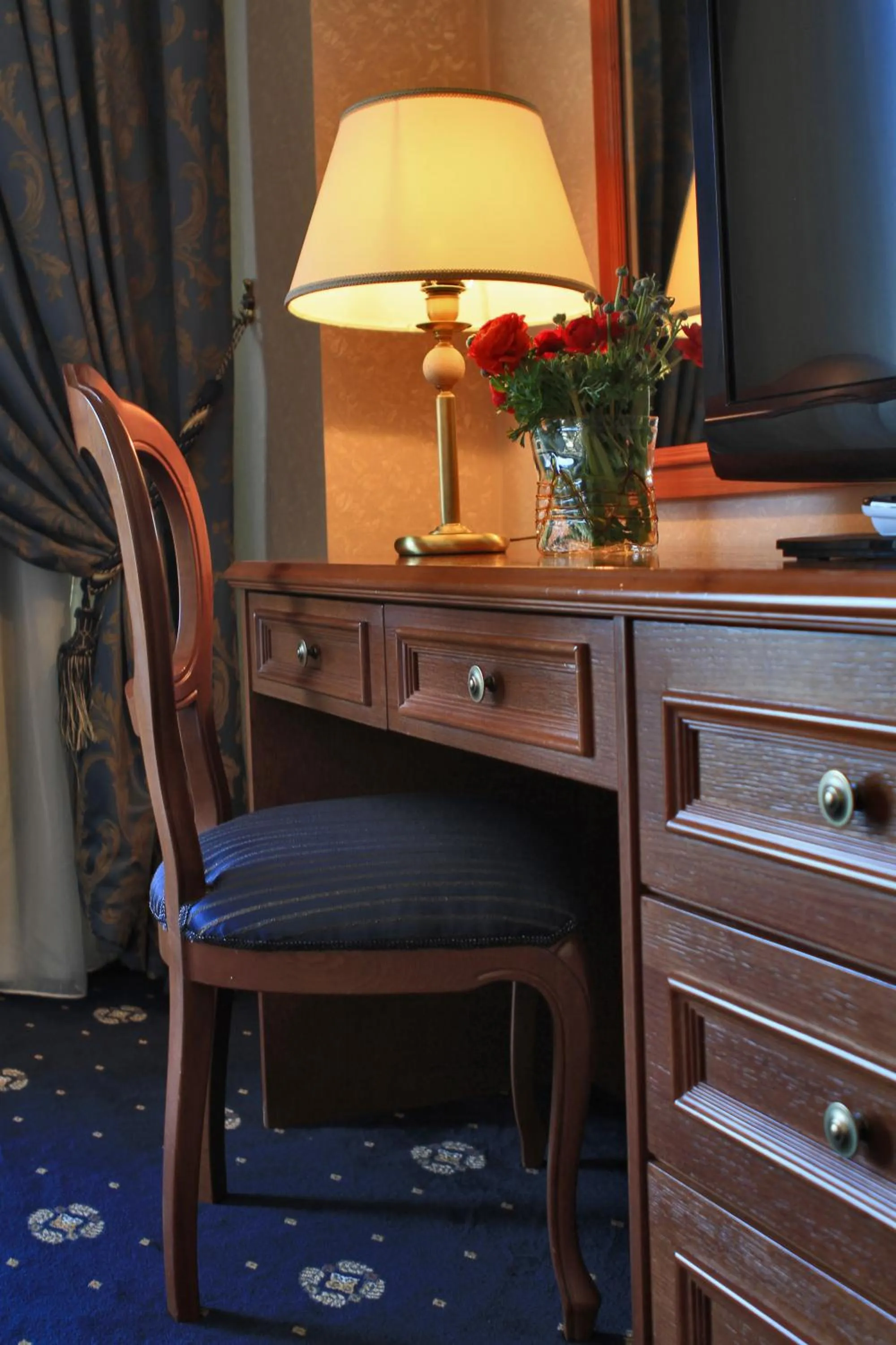 Bedroom in Bayview Hotel Beirut