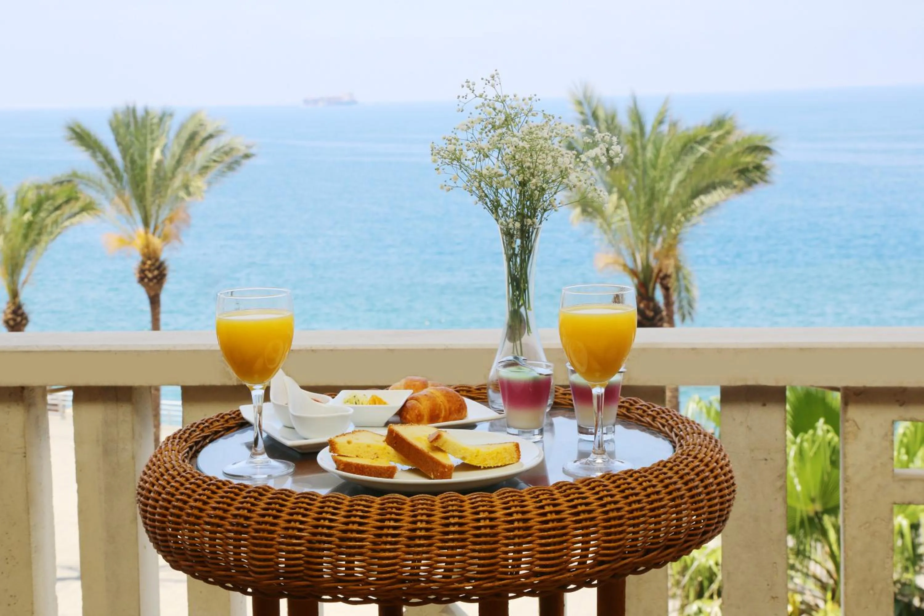 Day in Bayview Hotel Beirut