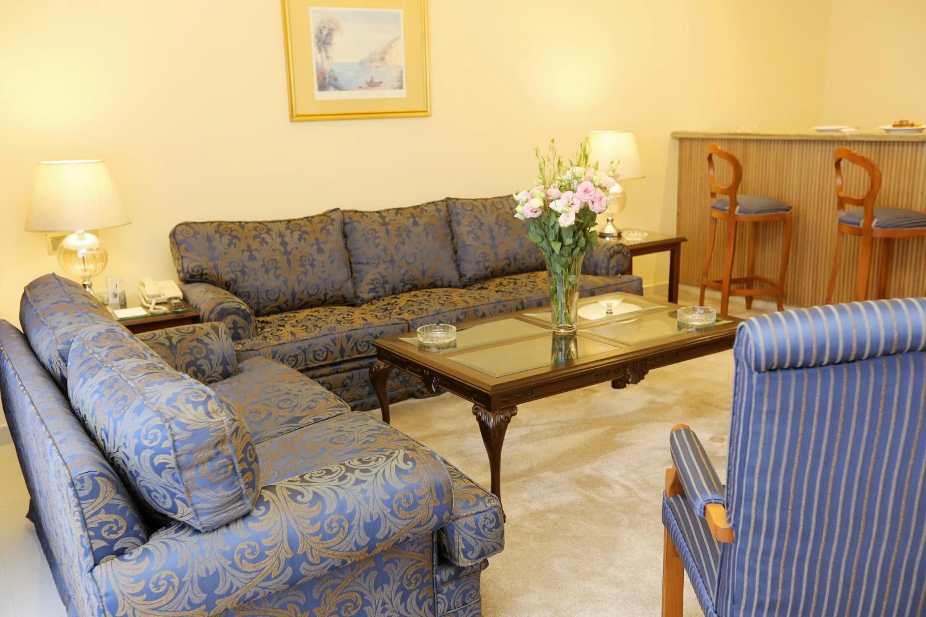 Living room in Bayview Hotel Beirut