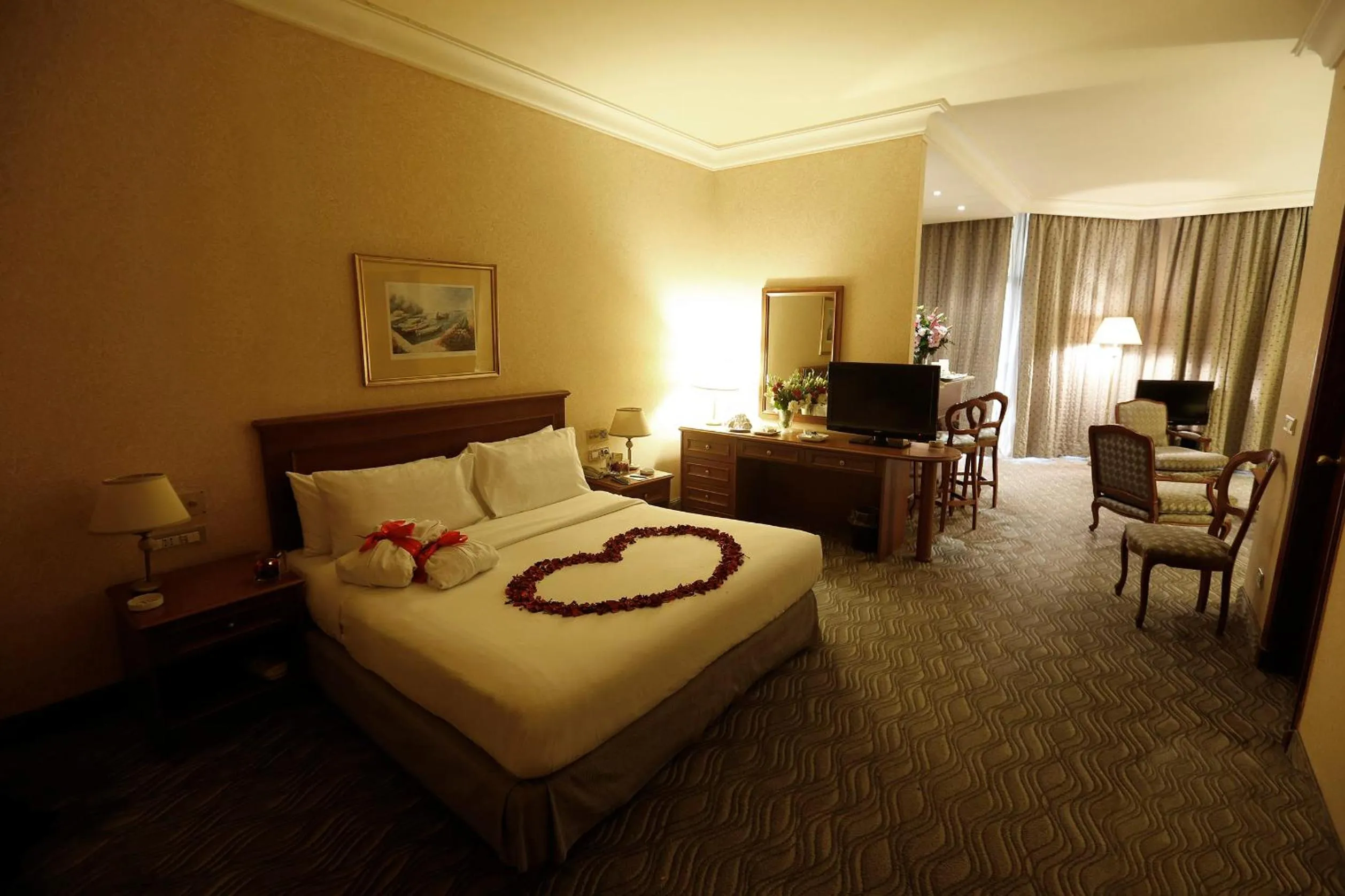 Photo of the whole room, Bed in Bayview Hotel Beirut