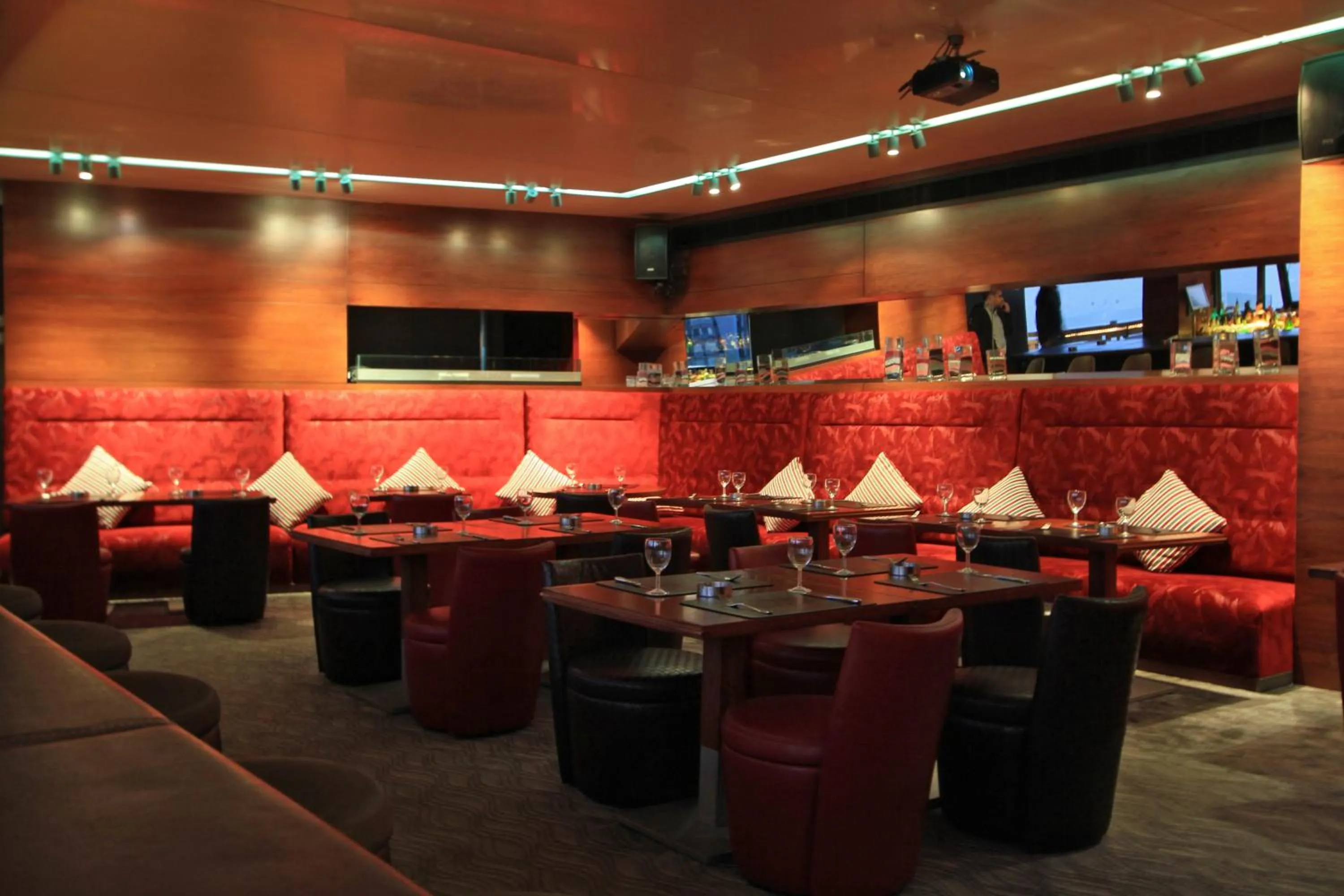 Restaurant/places to eat in Bayview Hotel Beirut