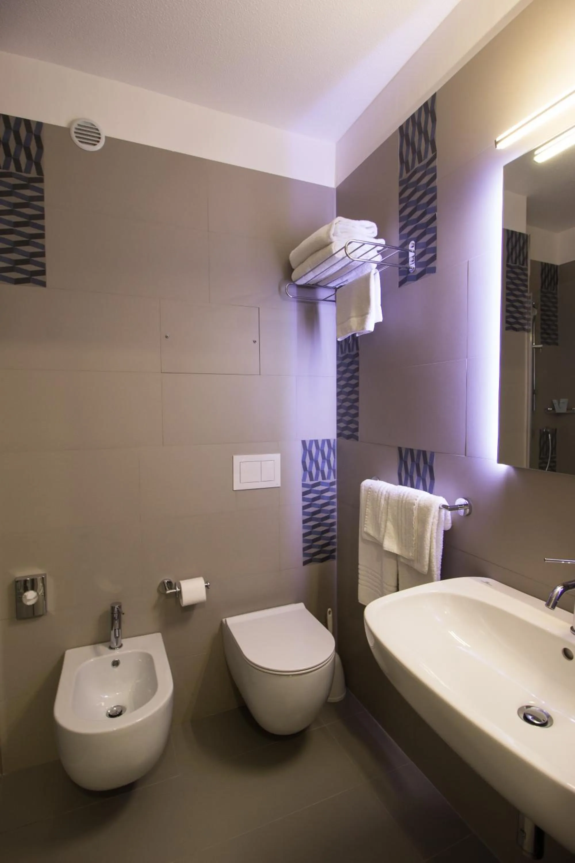 Bathroom in Saracen Sands Hotel & Congress Centre - Palermo