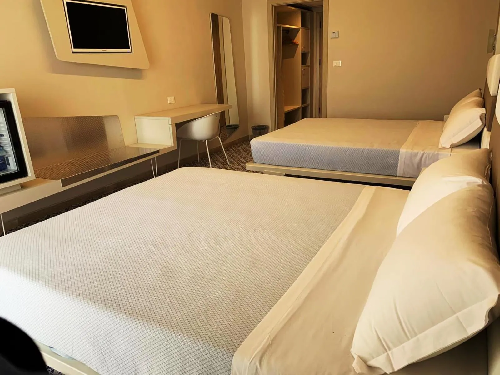 Bed in Saracen Sands Hotel & Congress Centre - Palermo